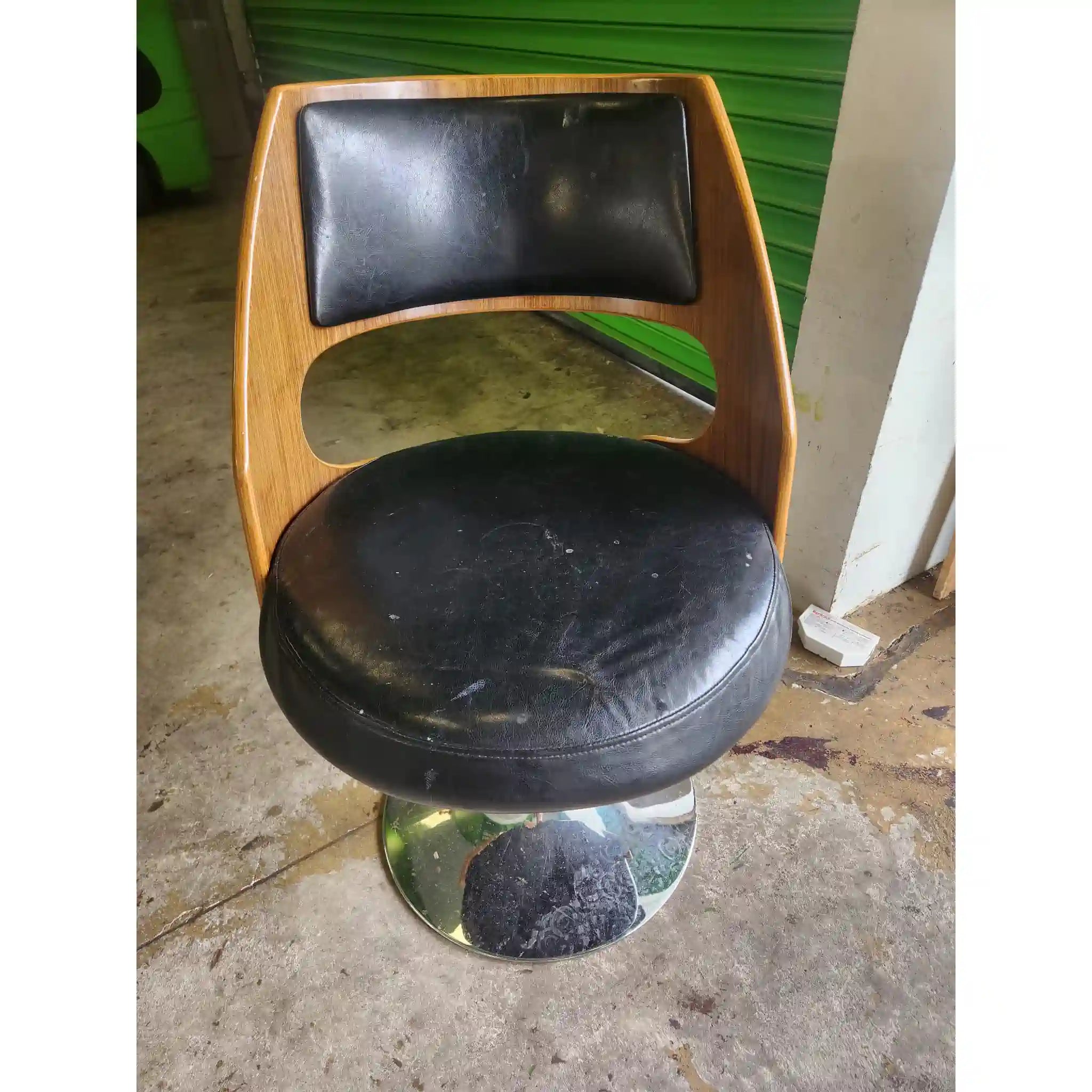 【ビンテージ】 ラウンジチェア / ミッドセンチュリーモダン / 1960年代後半から1970年代頃 / イギリス