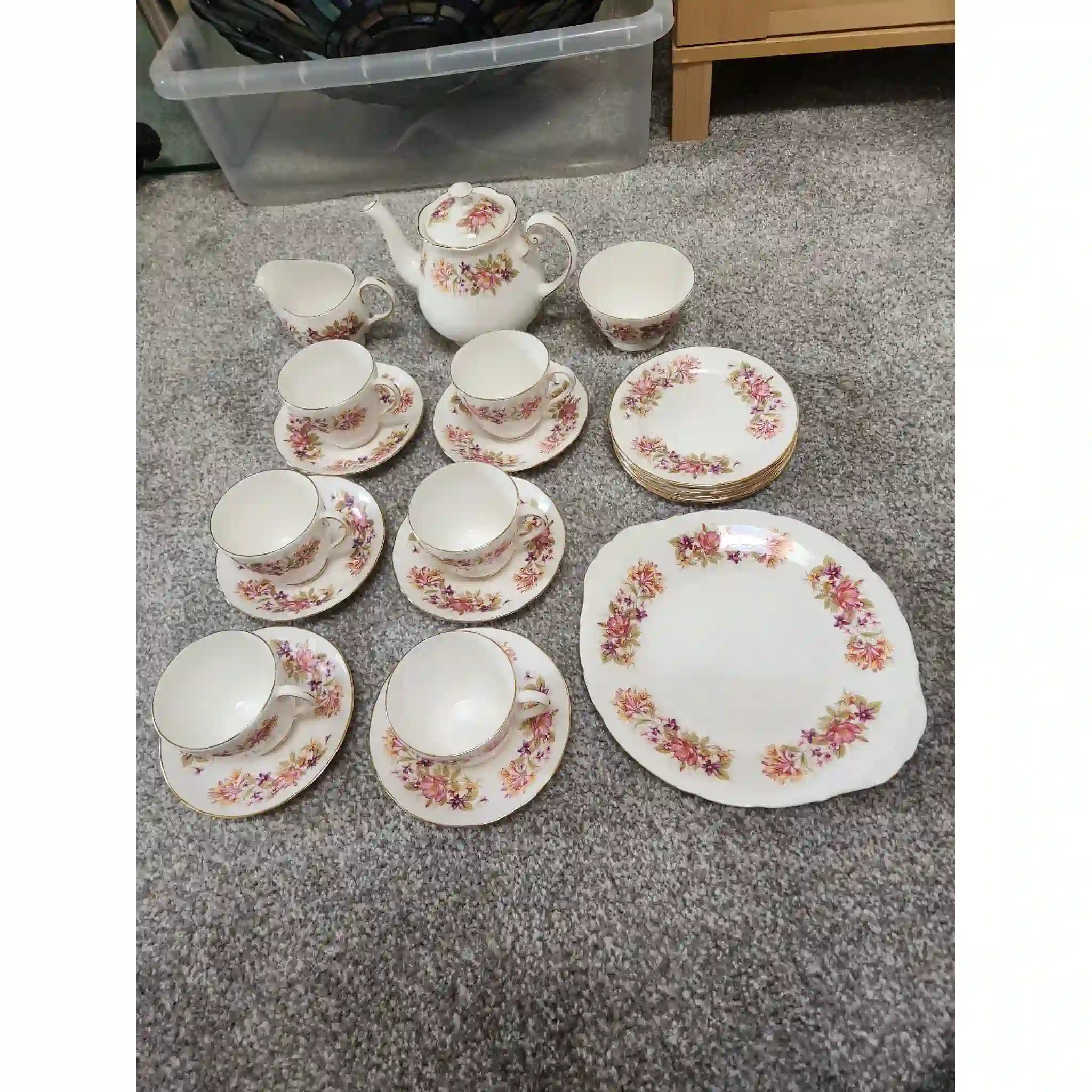 【ビンテージ】 ティーセット / Colclough(コルクラフ) / イングリッシュ・アフタヌーンティースタイル / 1940年代後半から1960年代頃 / Bone China / イギリス