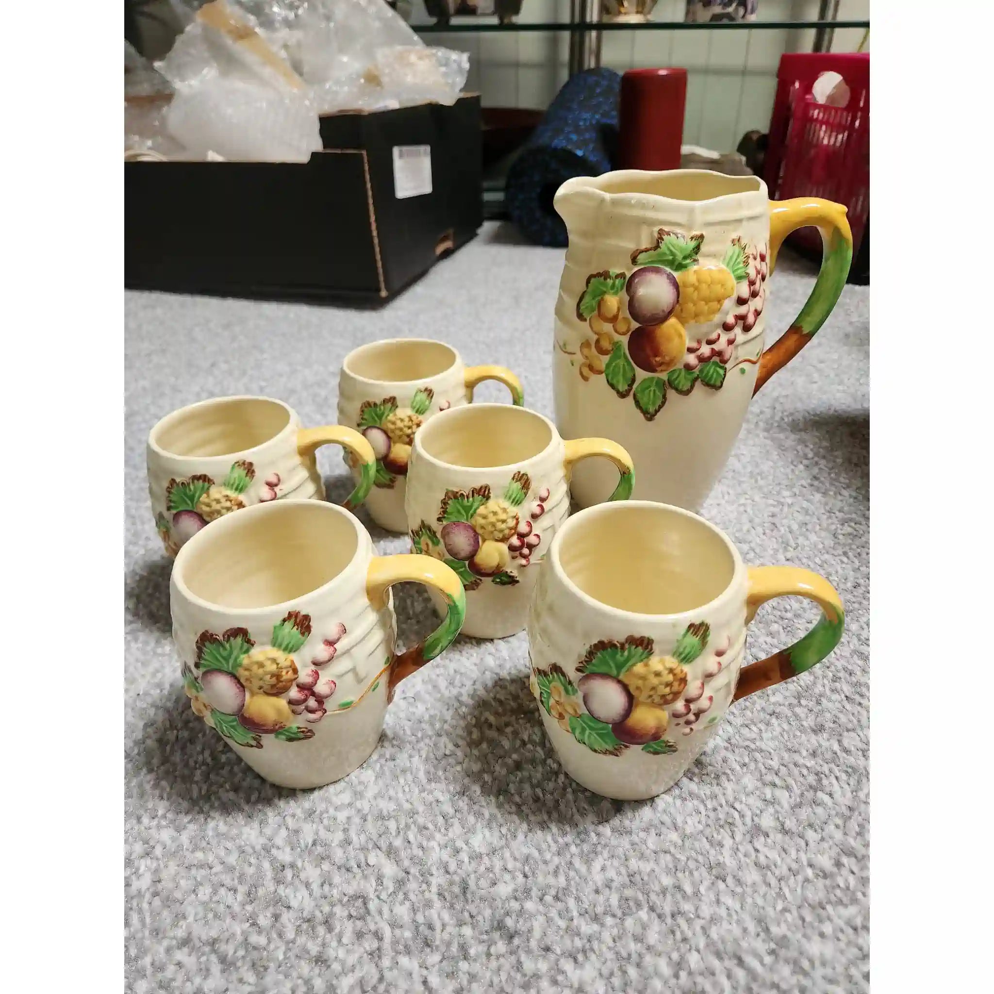 【】 カップ付きのピッチャー