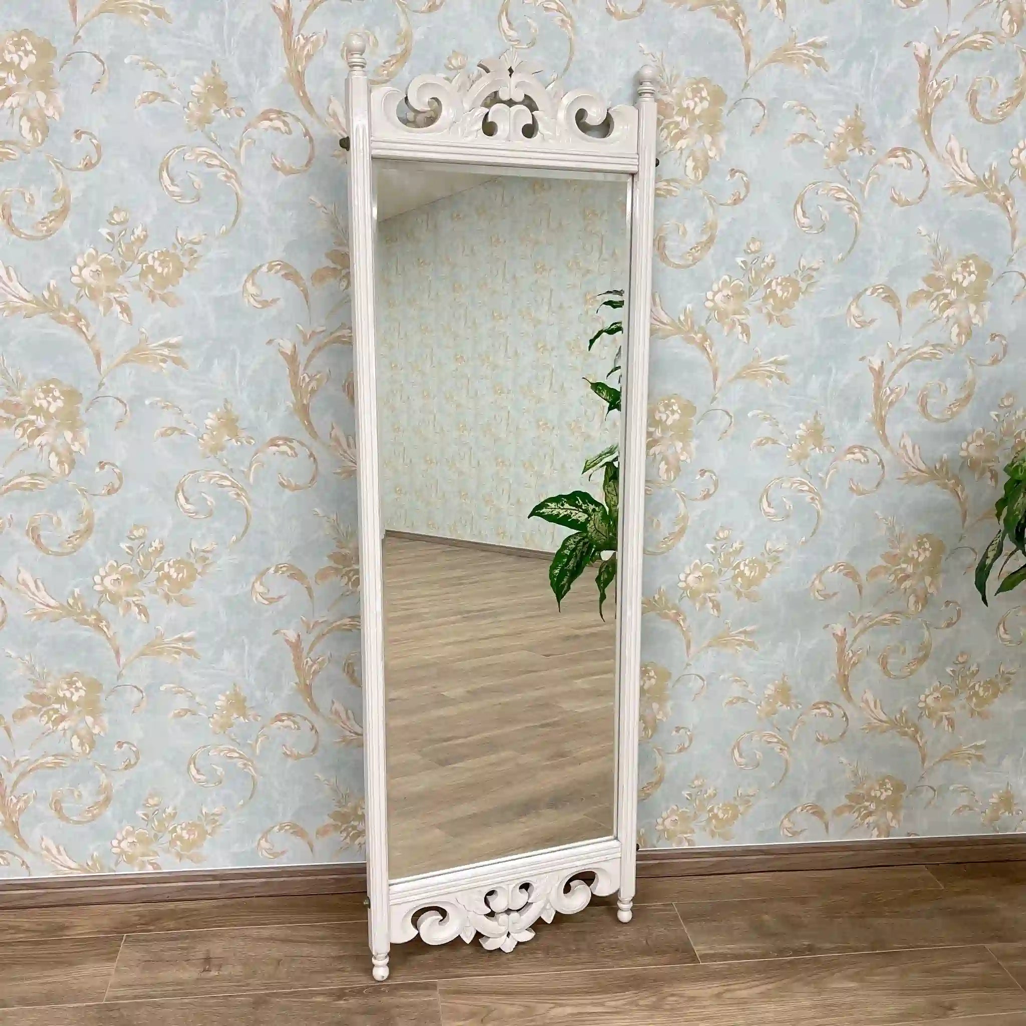白色鏡框鏡子