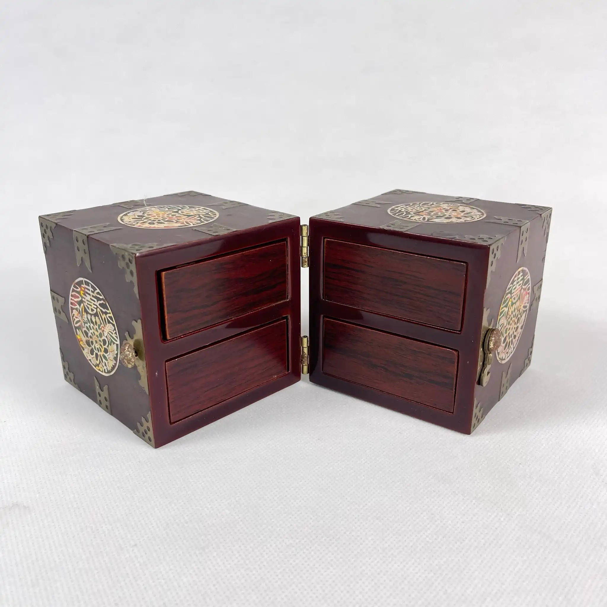 【骨董品】 韓国伝統工芸品 ジュエリーケース 二段 小物入れ 螺鈿細工