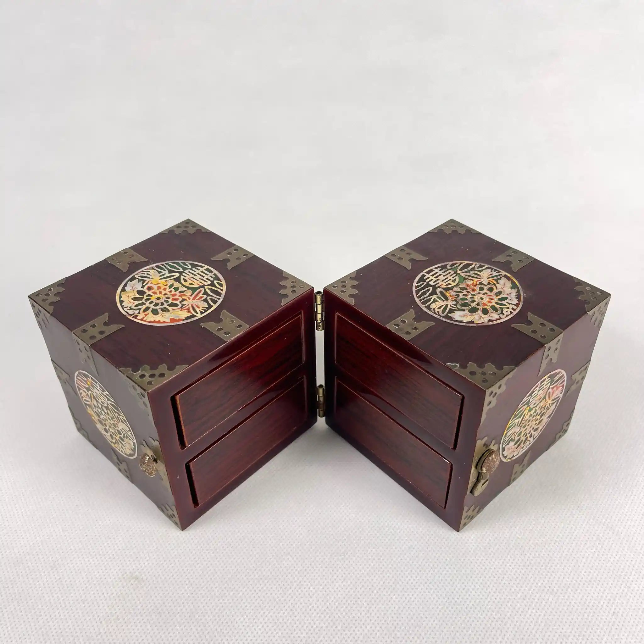 【骨董品】 韓国伝統工芸品 ジュエリーケース 二段 小物入れ 螺鈿細工