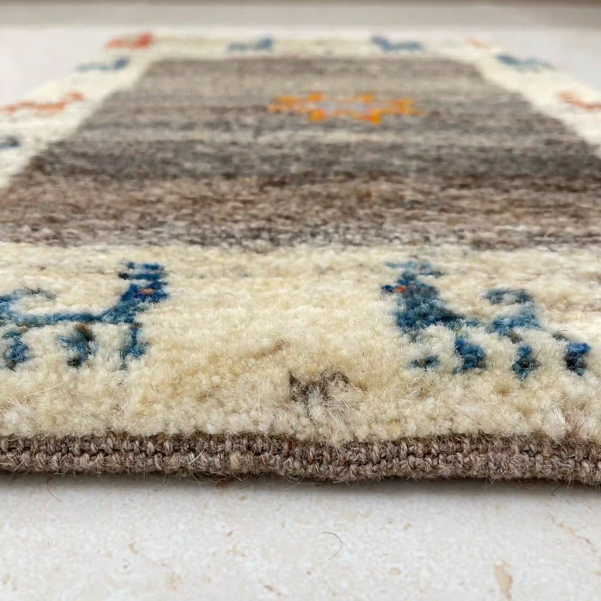 【絨毯/ラグ/ペルシャ絨毯】 ギャッベ 67×44 シラーズ産 ウール 手織り 草木染め