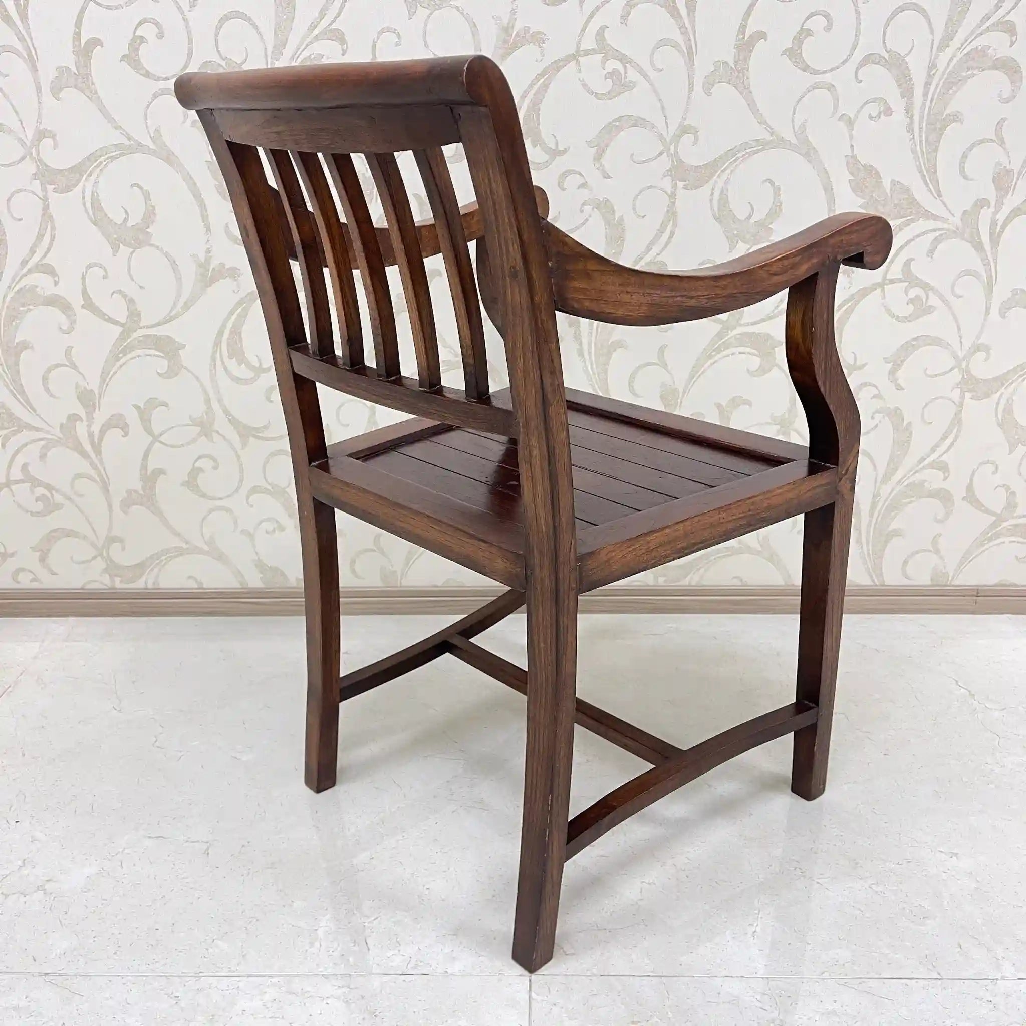 【アンティーク】 カーバーエルボーチェア / スクロールアーム / チーク材 / イギリス / イギリス直輸入