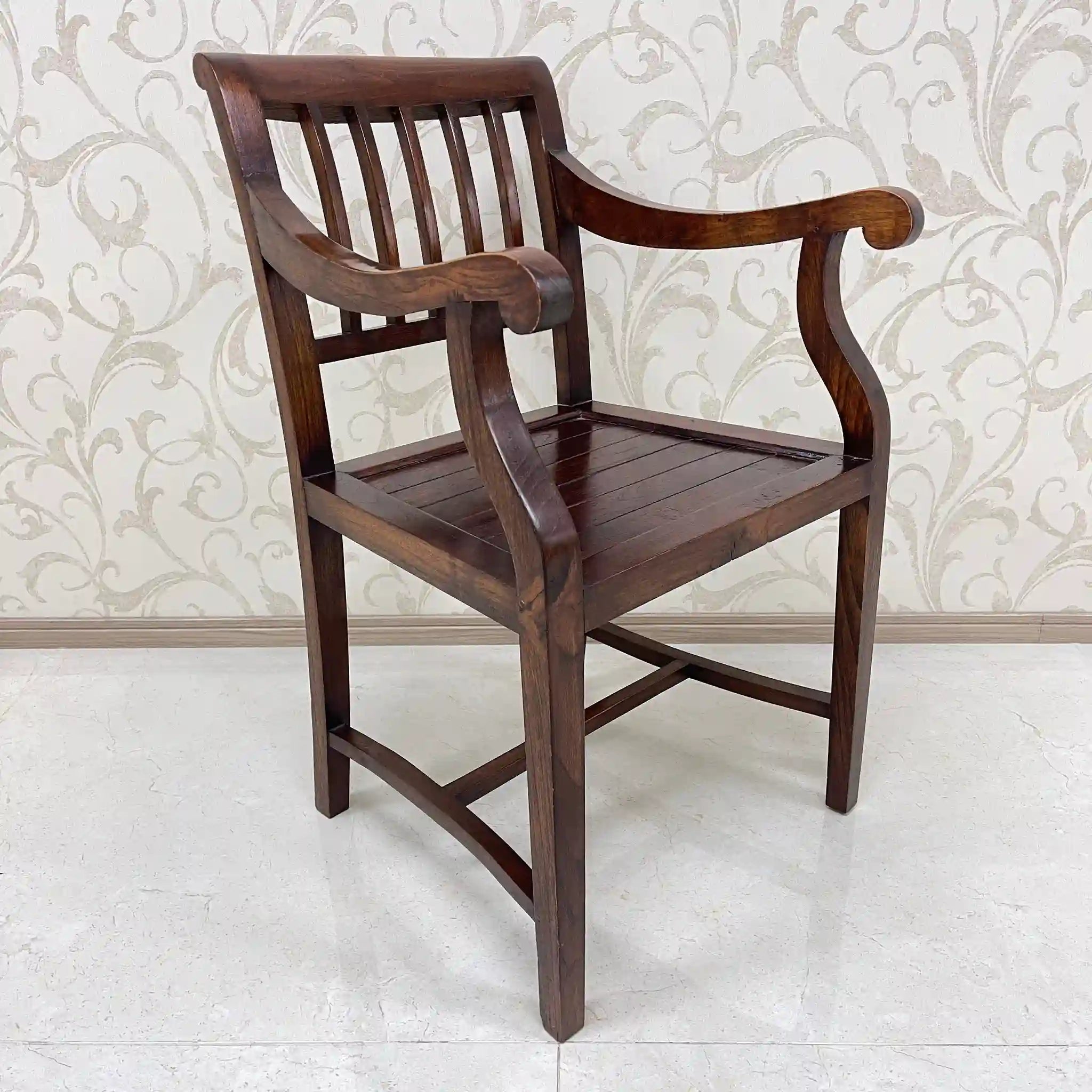 【アンティーク】 カーバーエルボーチェア / スクロールアーム / チーク材 / イギリス / イギリス直輸入