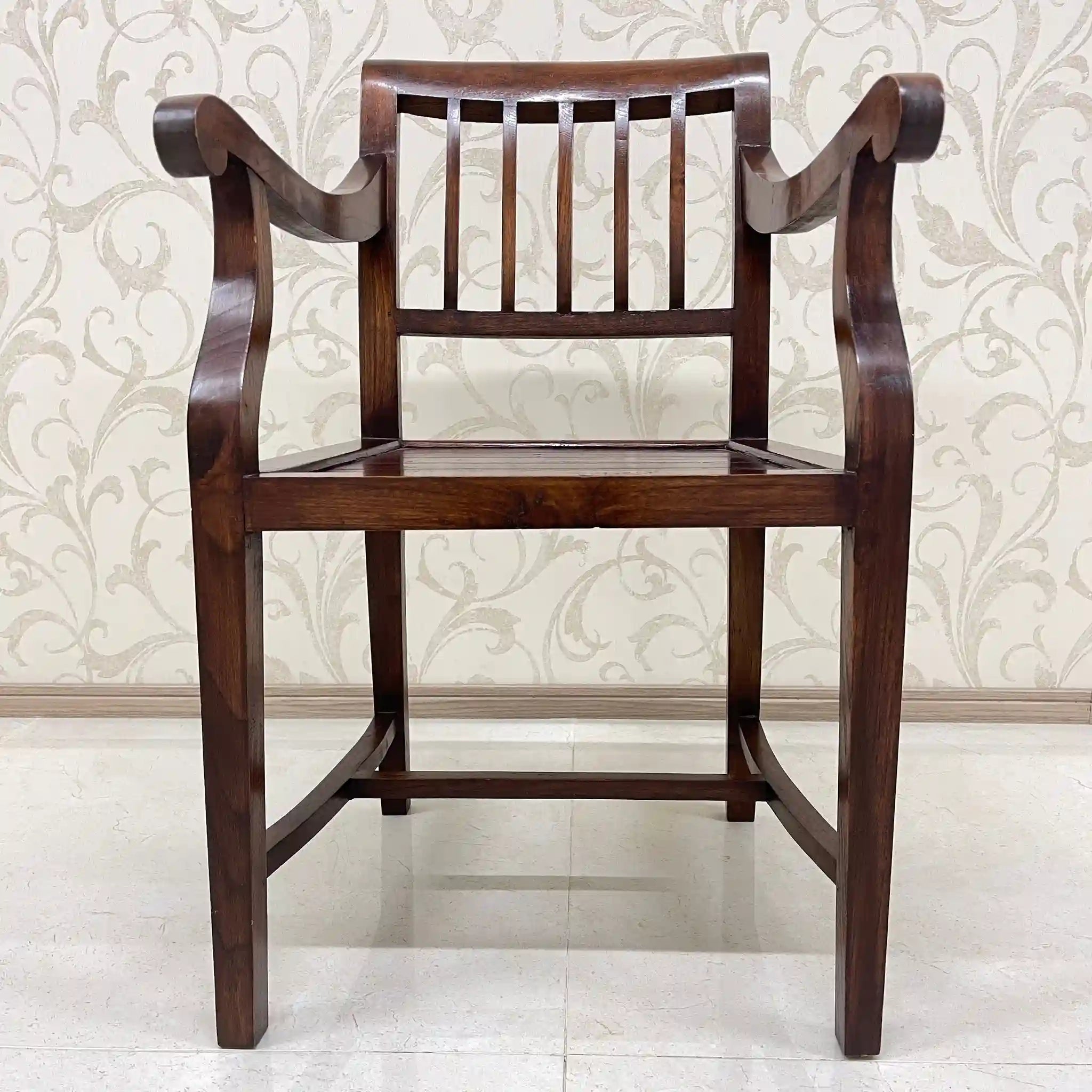 【アンティーク】 カーバーエルボーチェア / スクロールアーム / チーク材 / イギリス / イギリス直輸入