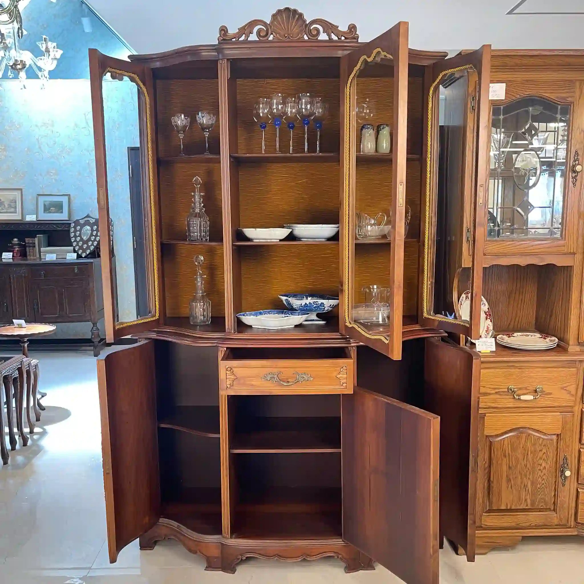 【リユース】リビングボード アンティーク調 18世紀スタイル