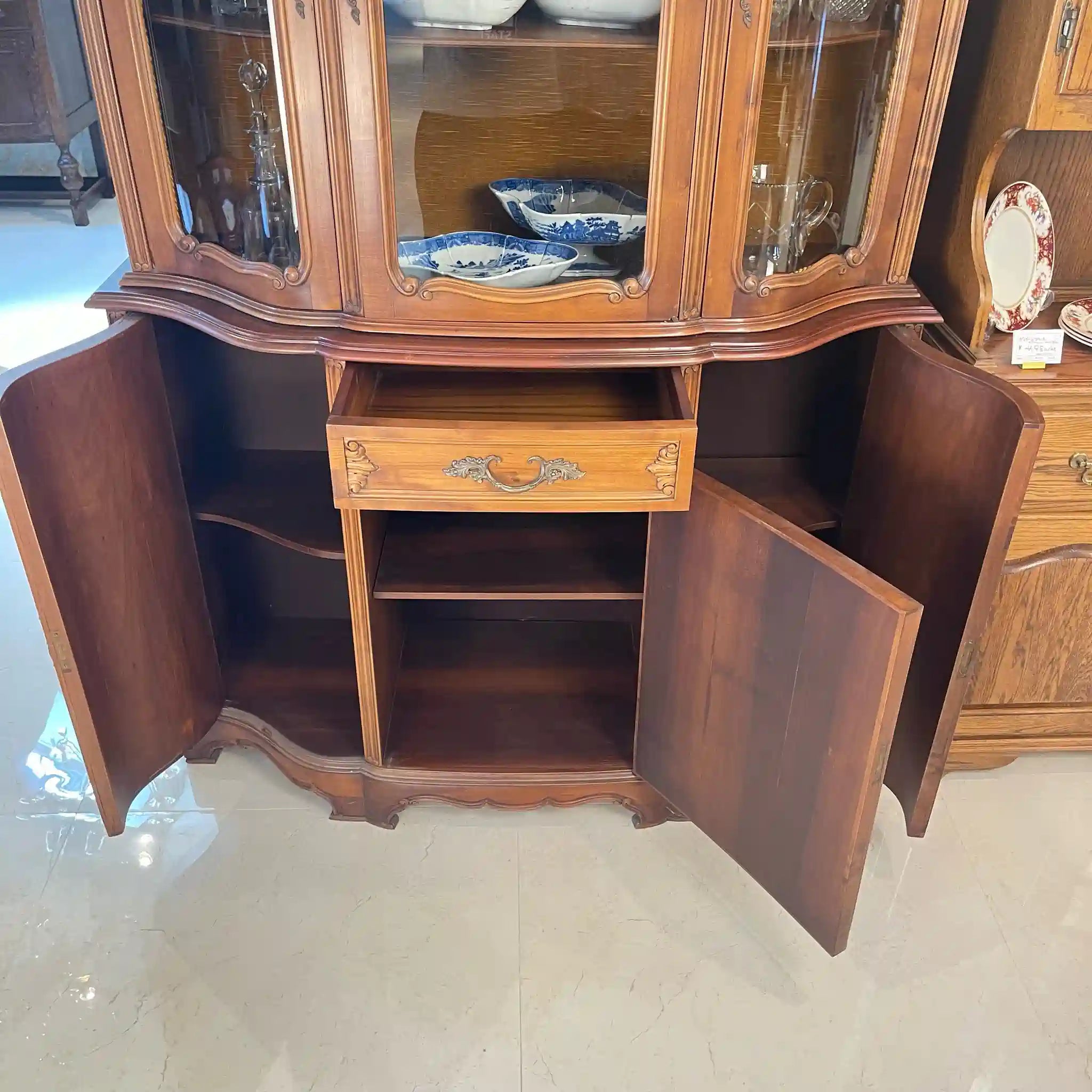 【リユース】リビングボード アンティーク調 18世紀スタイル