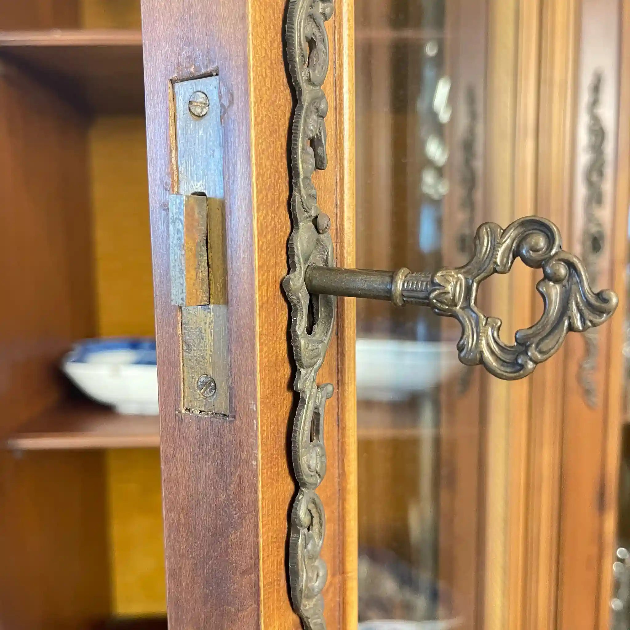 【リユース】リビングボード アンティーク調 18世紀スタイル