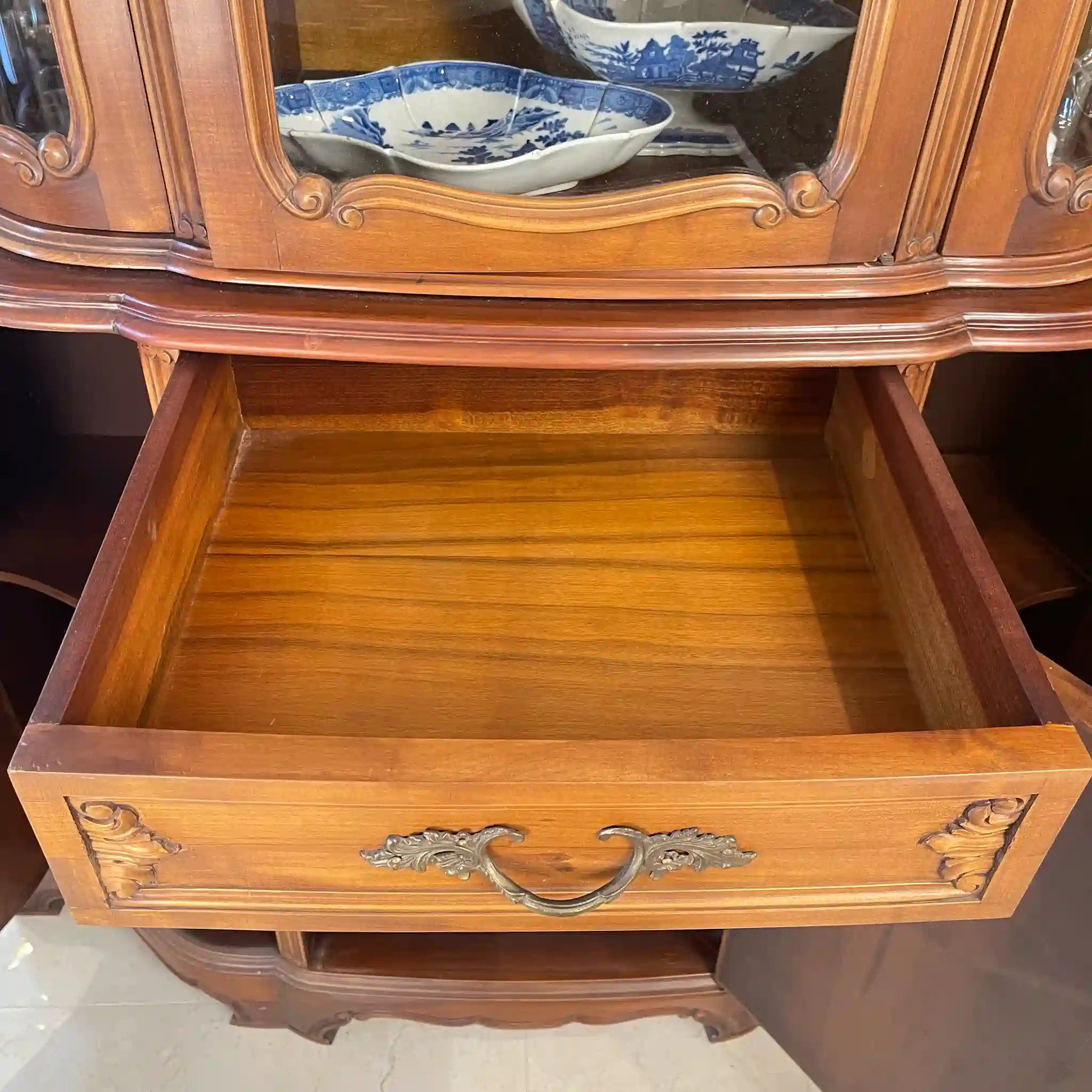 【リユース】リビングボード アンティーク調 18世紀スタイル