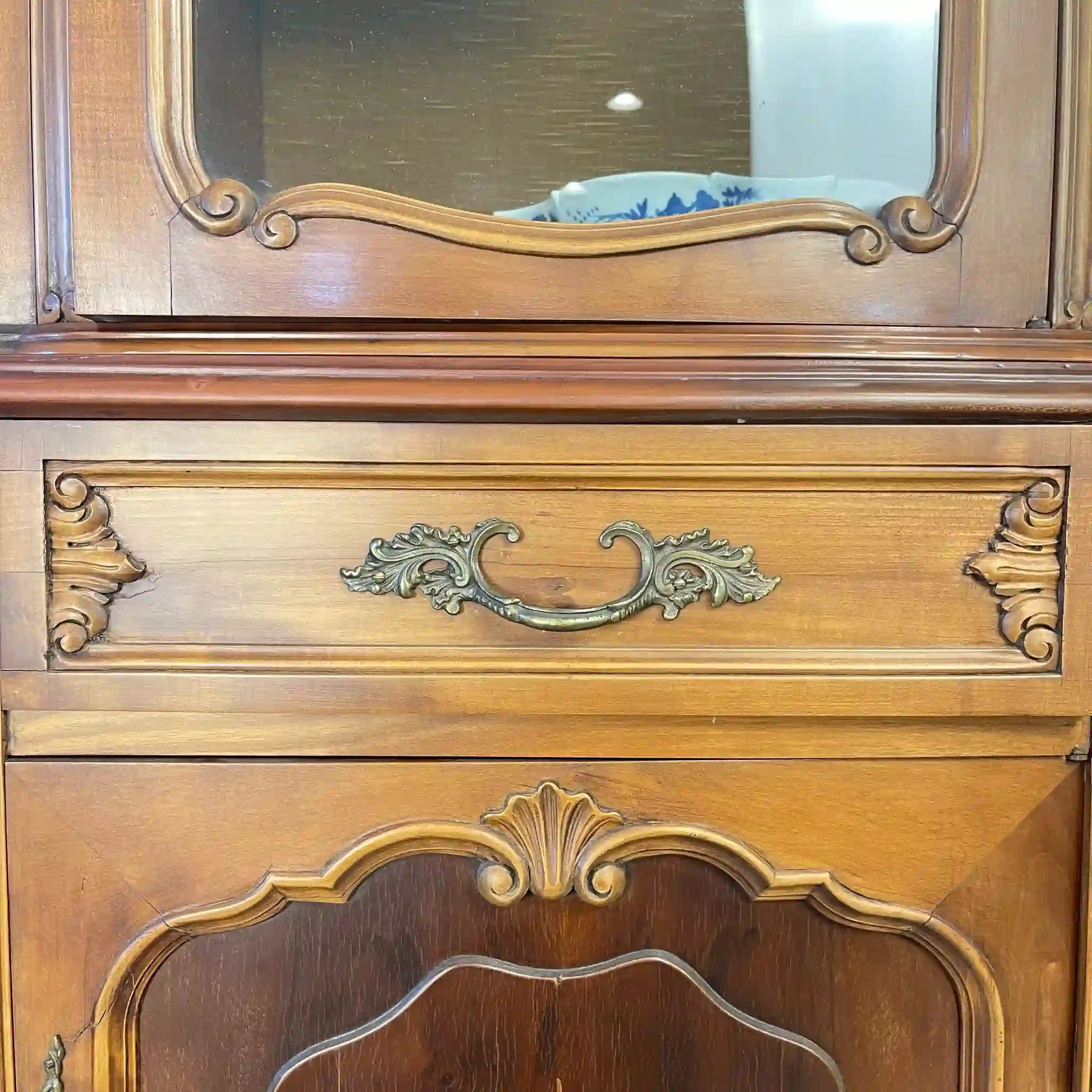 【リユース】リビングボード アンティーク調 18世紀スタイル