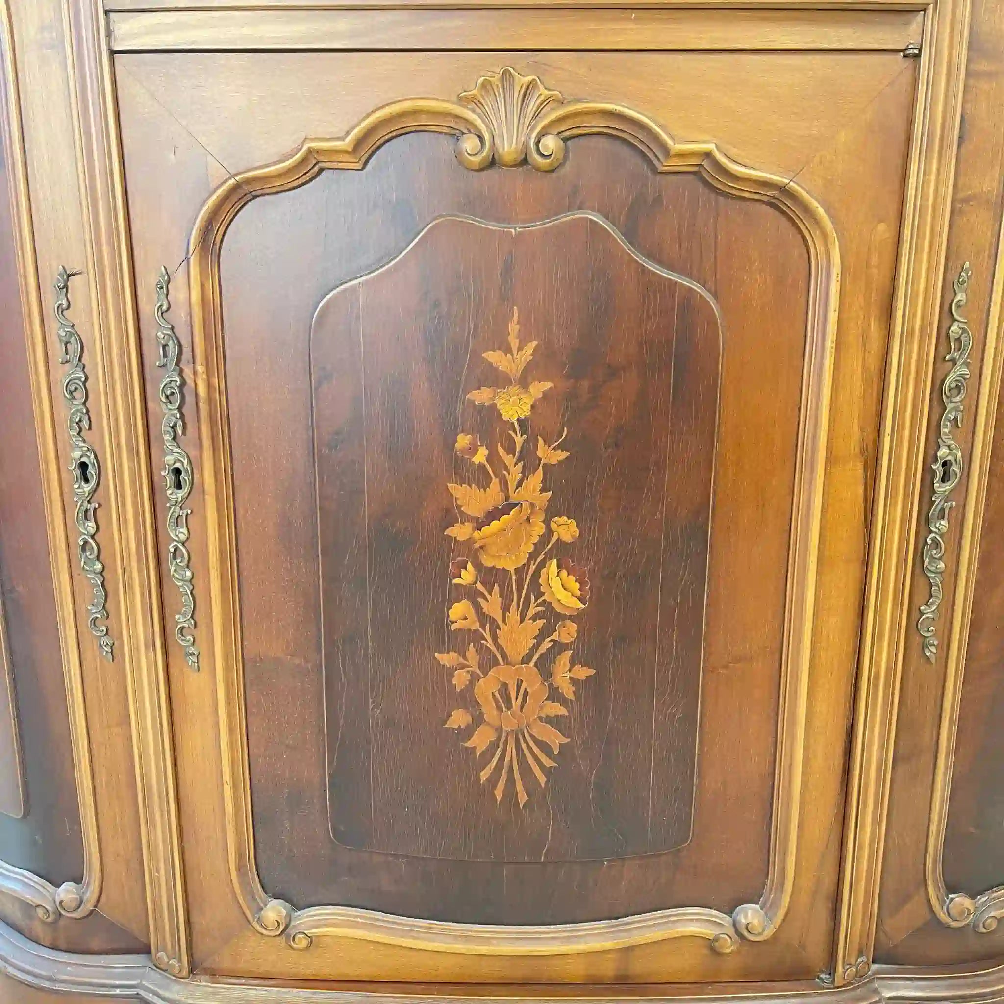 【リユース】リビングボード アンティーク調 18世紀スタイル