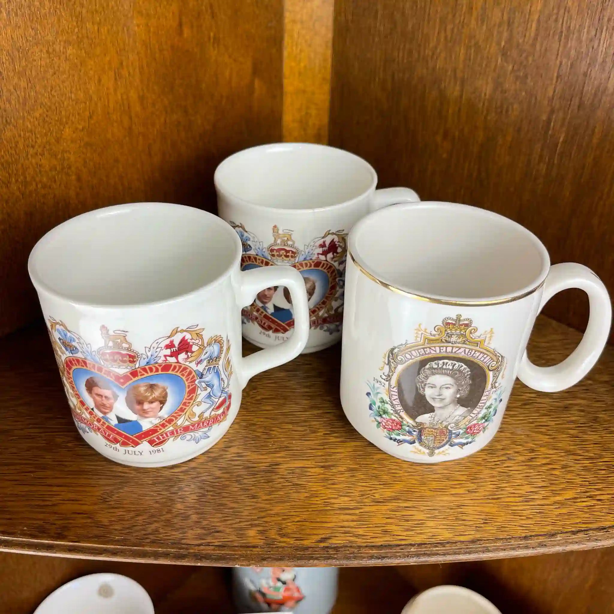 【アンティーク】磁器製コップ 3つセット