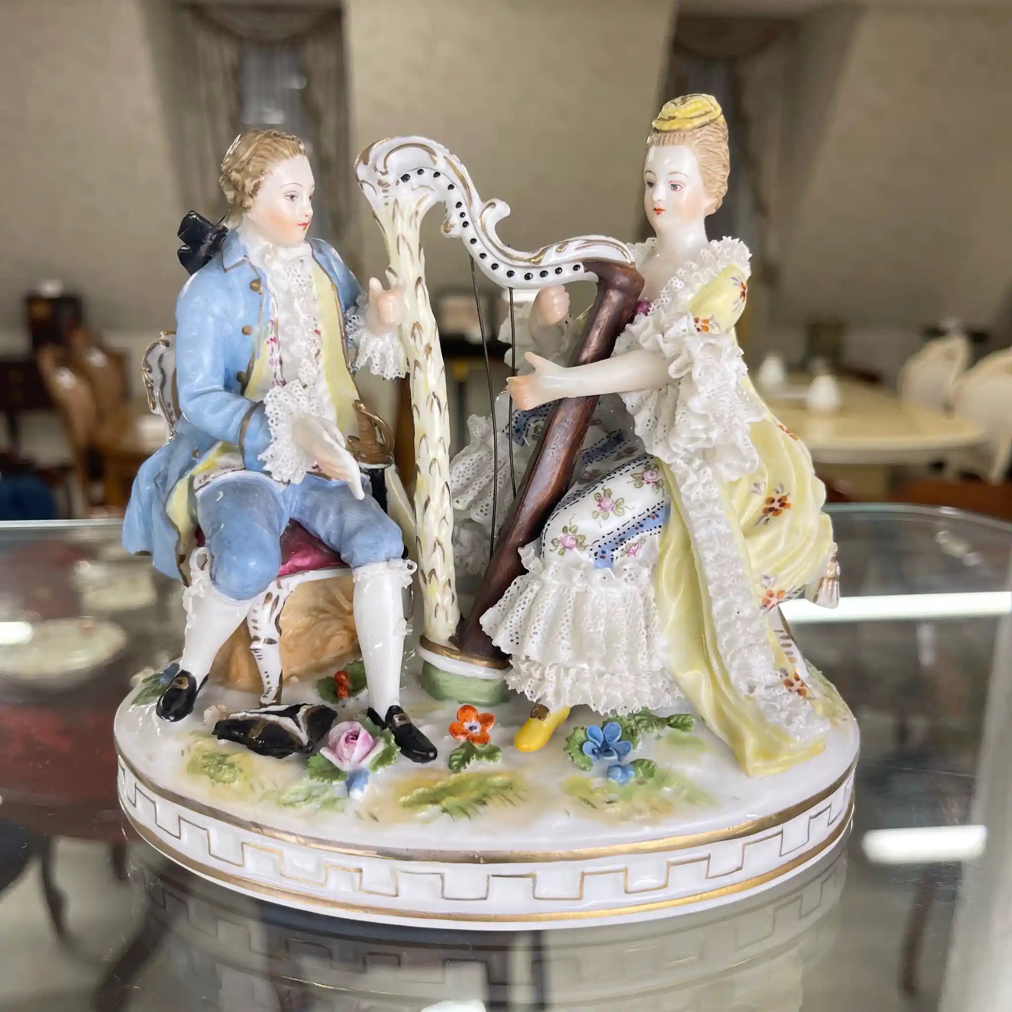【アンティーク】 フィギュリン(陶器人形) / Vienna Porcelain(ウィーンポーセリン) / ハープを演奏する淑女と紳士 / 18世紀 / オーストリア