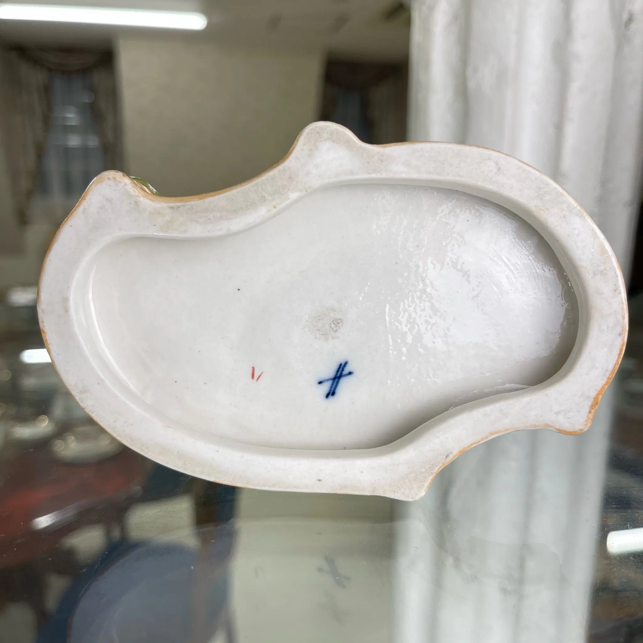 【アンティーク】 フィギュリン(陶器人形) / Staffordshire(スタッフフォードジャー) / ハープ演奏者 / 19世紀以降 / イギリス