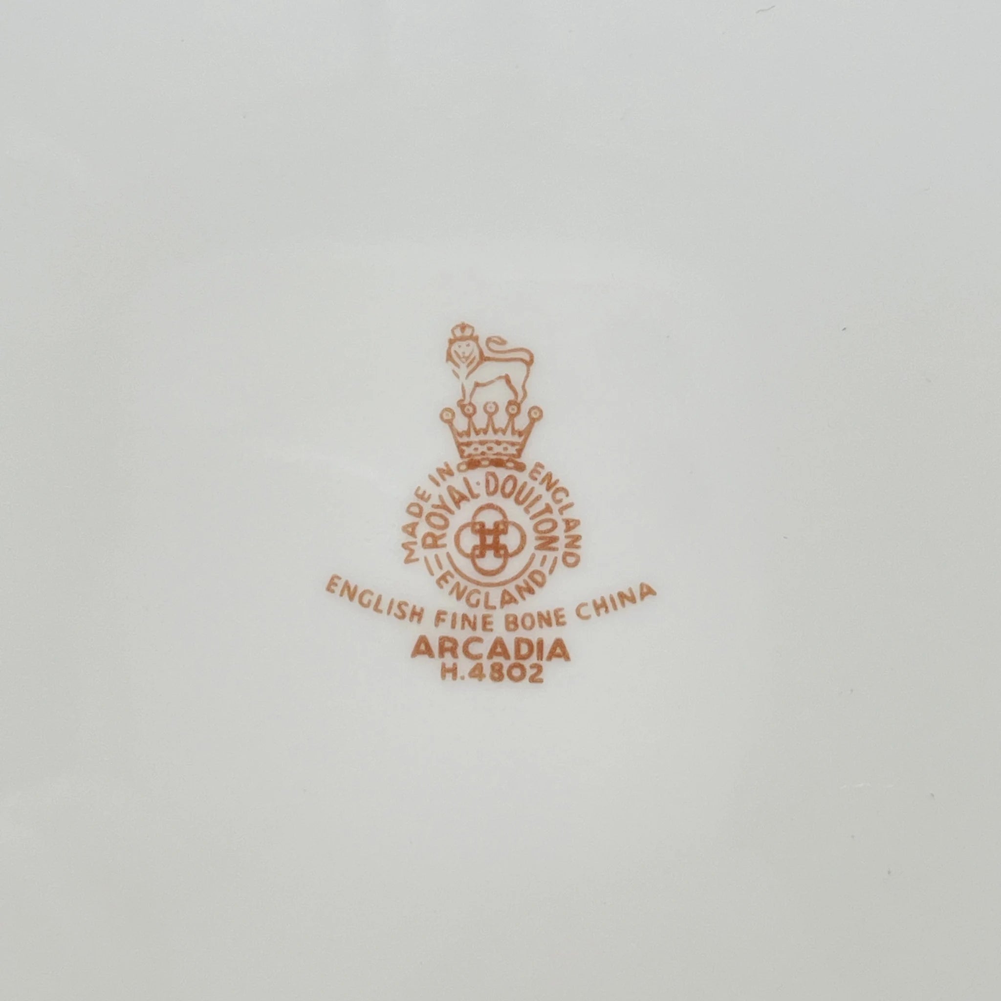 【リユース】 プレート(皿) / Royal Doulton(ロイヤル ドルトン) / Arcadia / Fine Bone China / イギリス