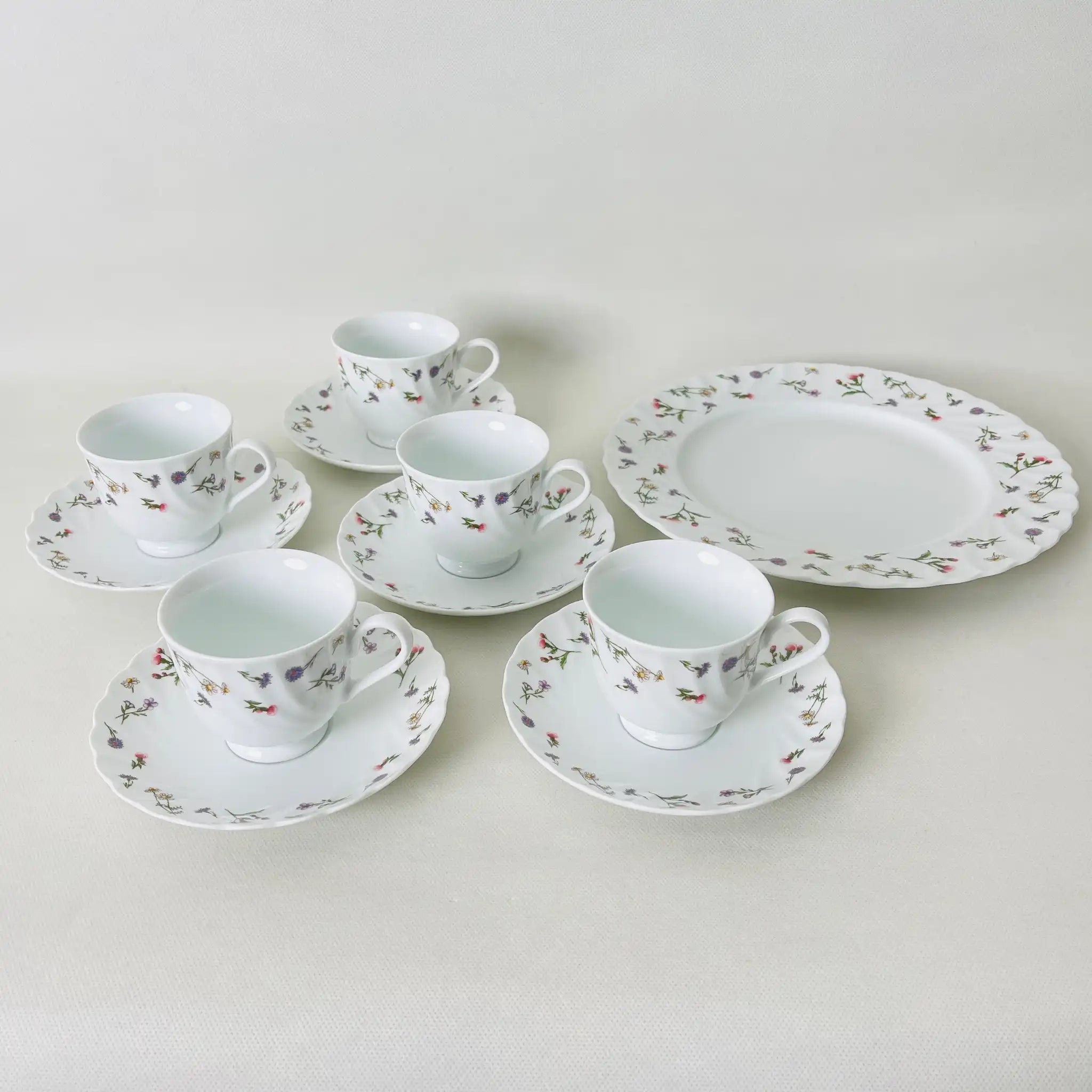 【リユース】サロンセット 大皿×1 ティーカップセット×5 小花柄 Noritake / 未使用 箱付き