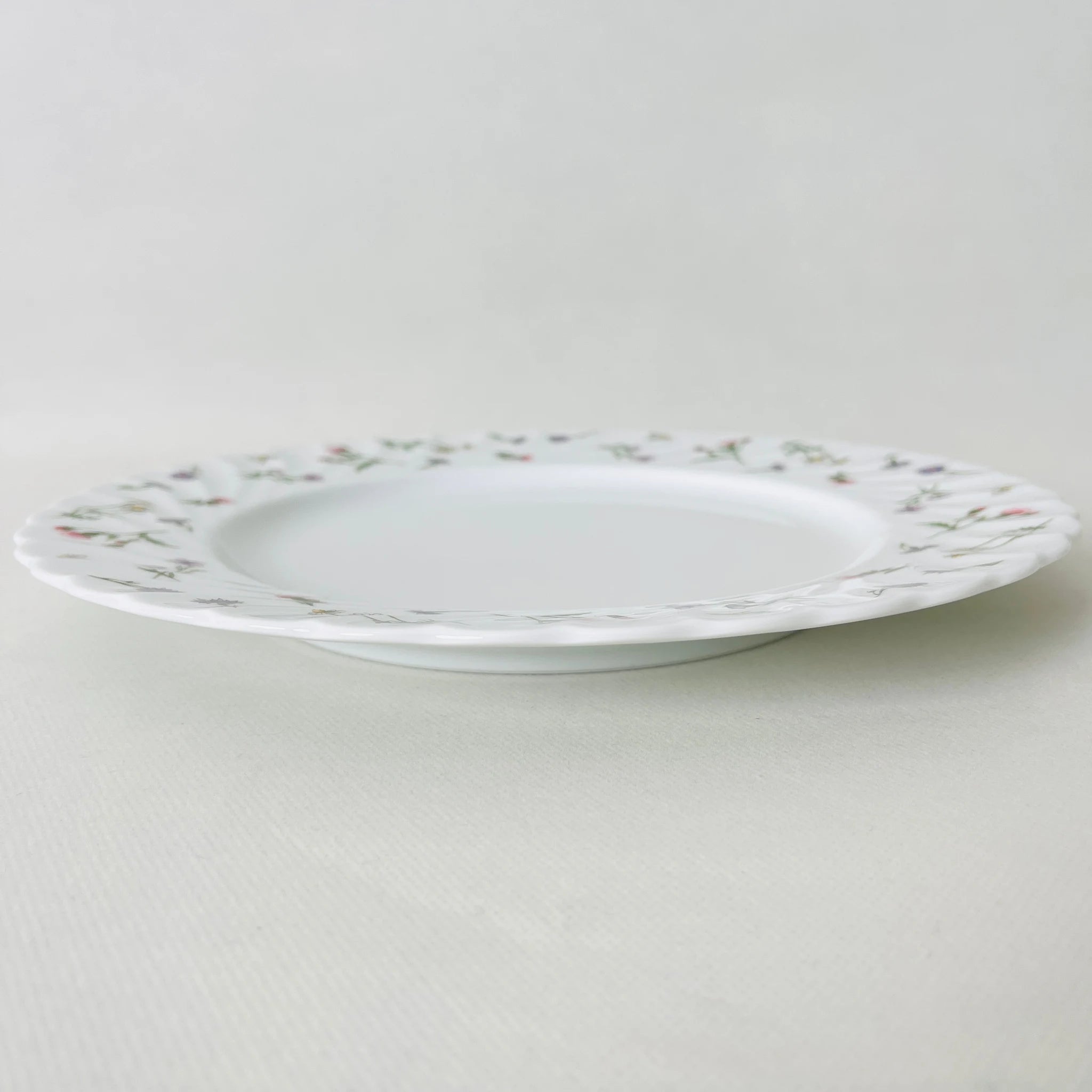 【リユース】サロンセット 大皿×1 ティーカップセット×5 小花柄 Noritake / 未使用 箱付き