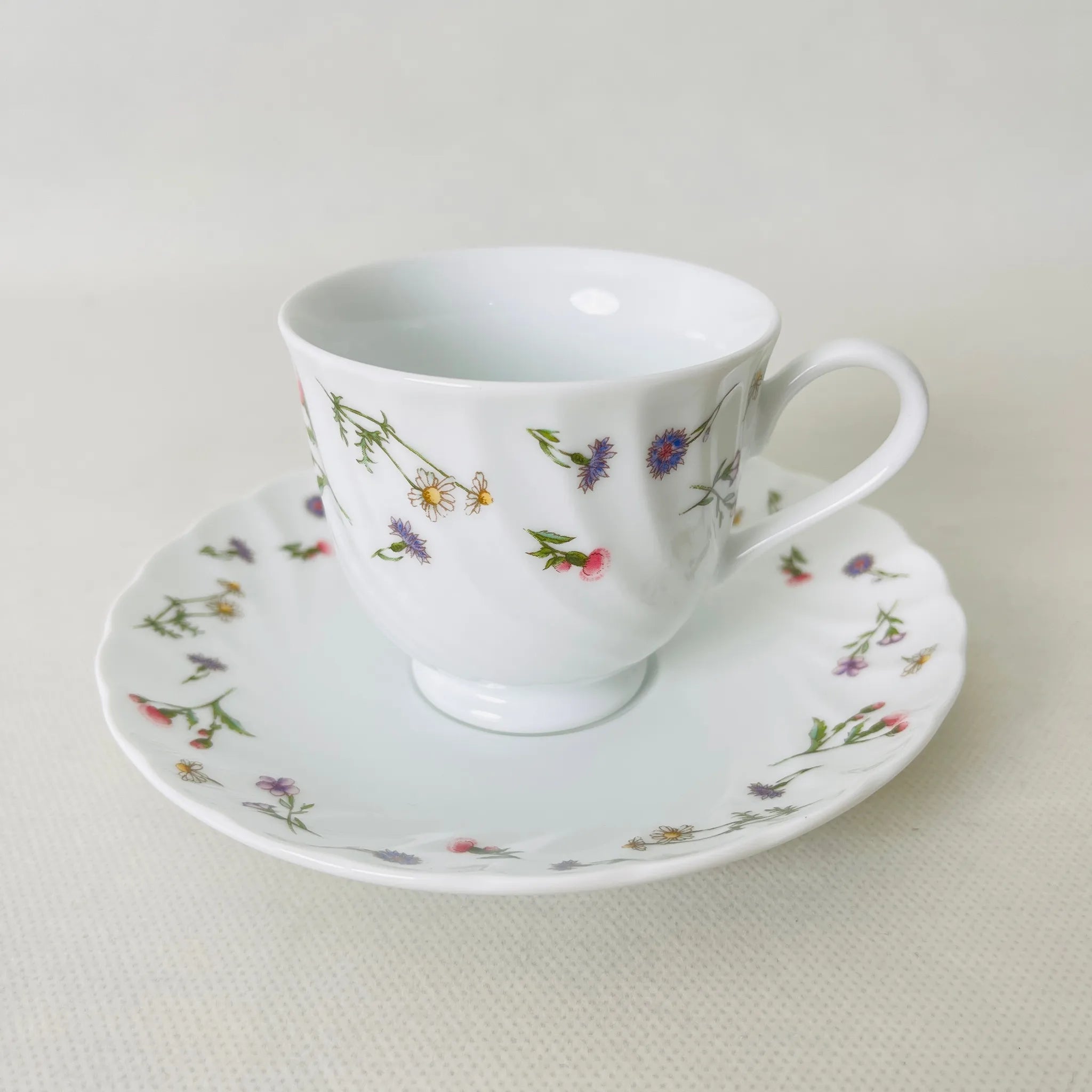 【リユース】サロンセット 大皿×1 ティーカップセット×5 小花柄 Noritake / 未使用 箱付き
