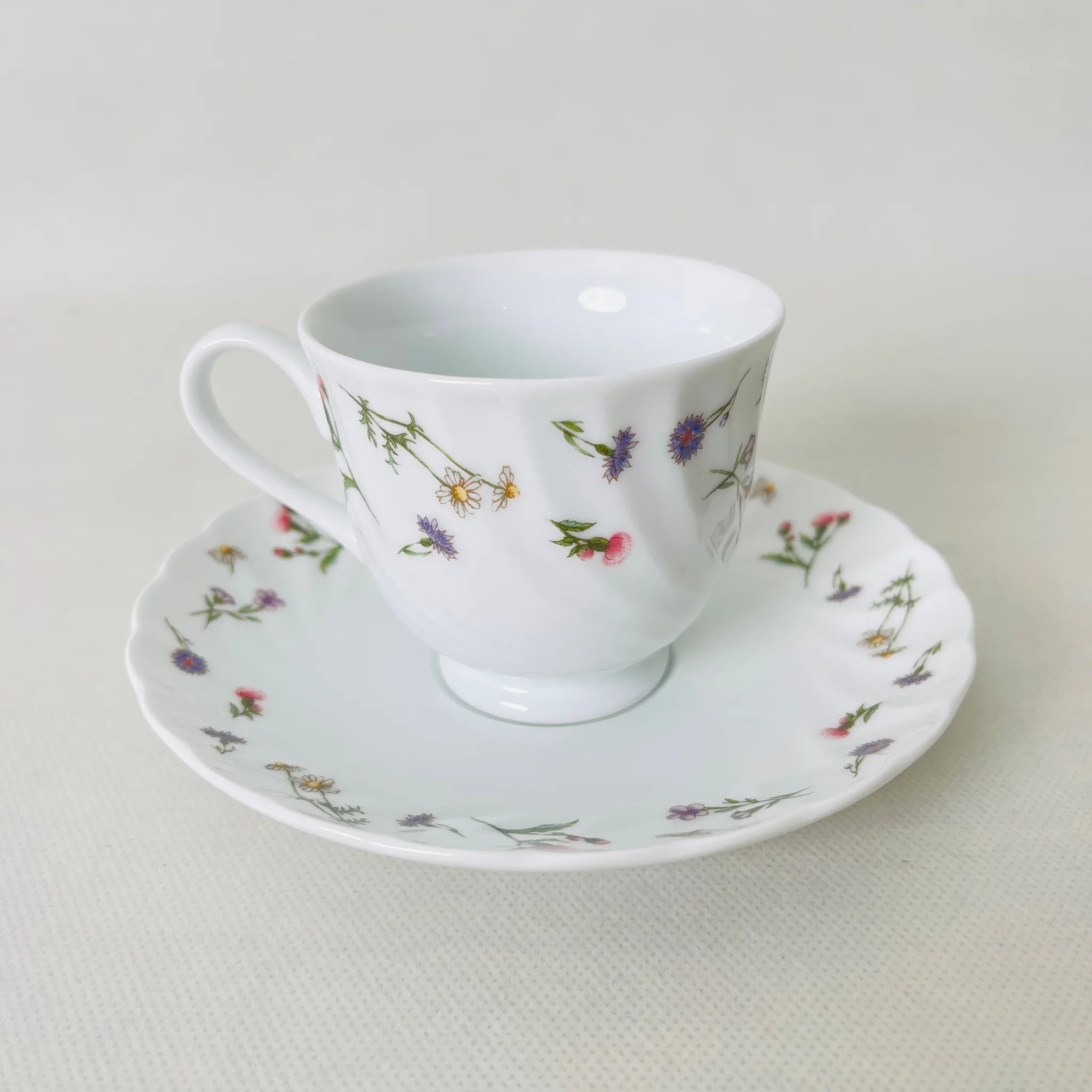 【リユース】サロンセット 大皿×1 ティーカップセット×5 小花柄 Noritake / 未使用 箱付き