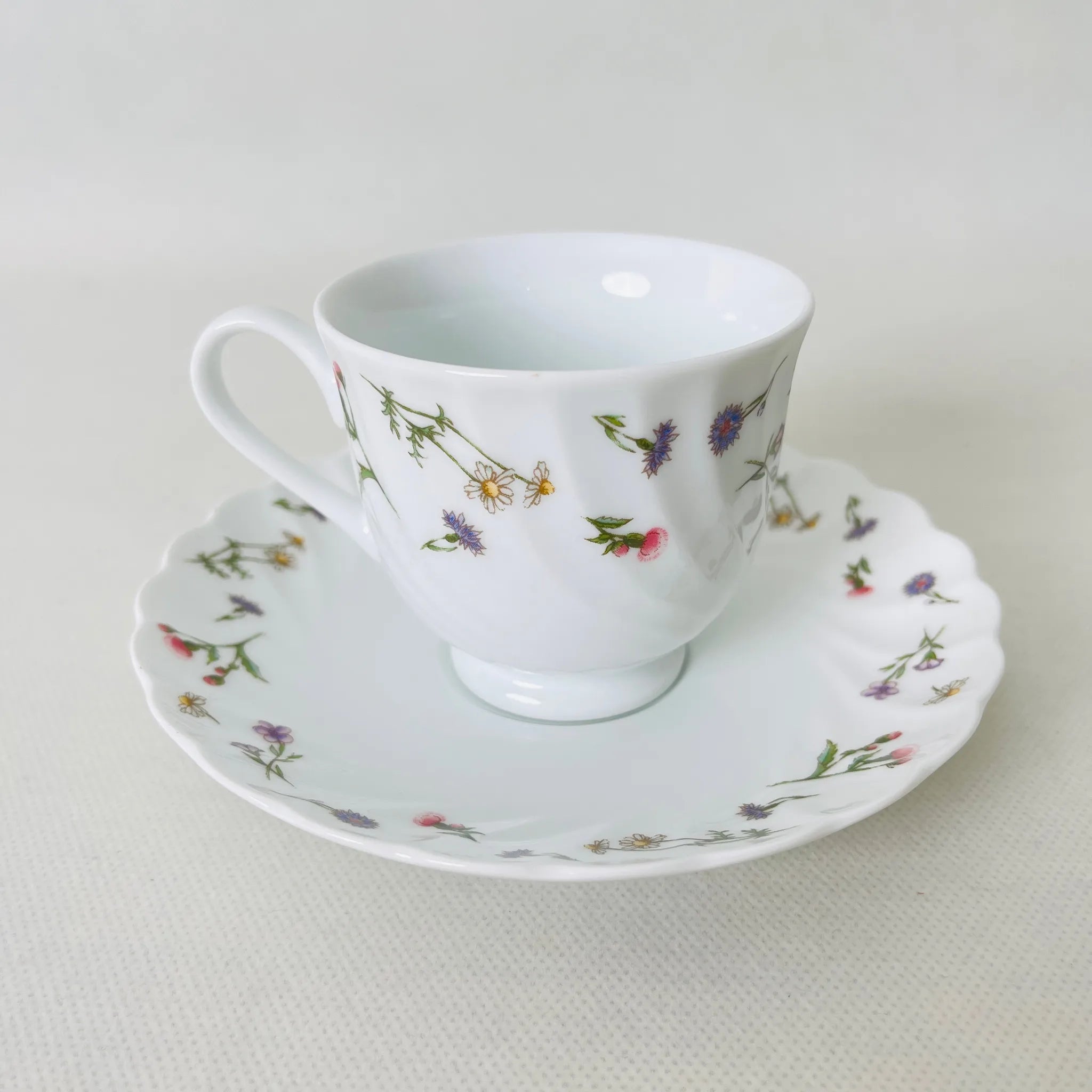 【リユース】サロンセット 大皿×1 ティーカップセット×5 小花柄 Noritake / 未使用 箱付き