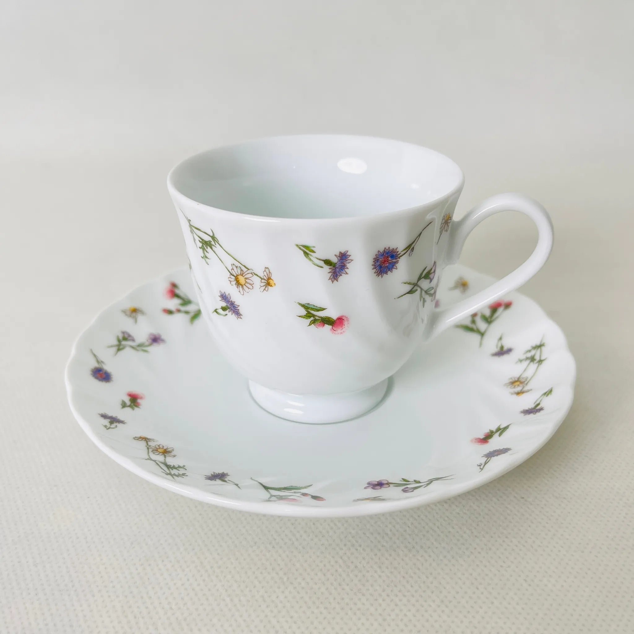 【リユース】サロンセット 大皿×1 ティーカップセット×5 小花柄 Noritake / 未使用 箱付き
