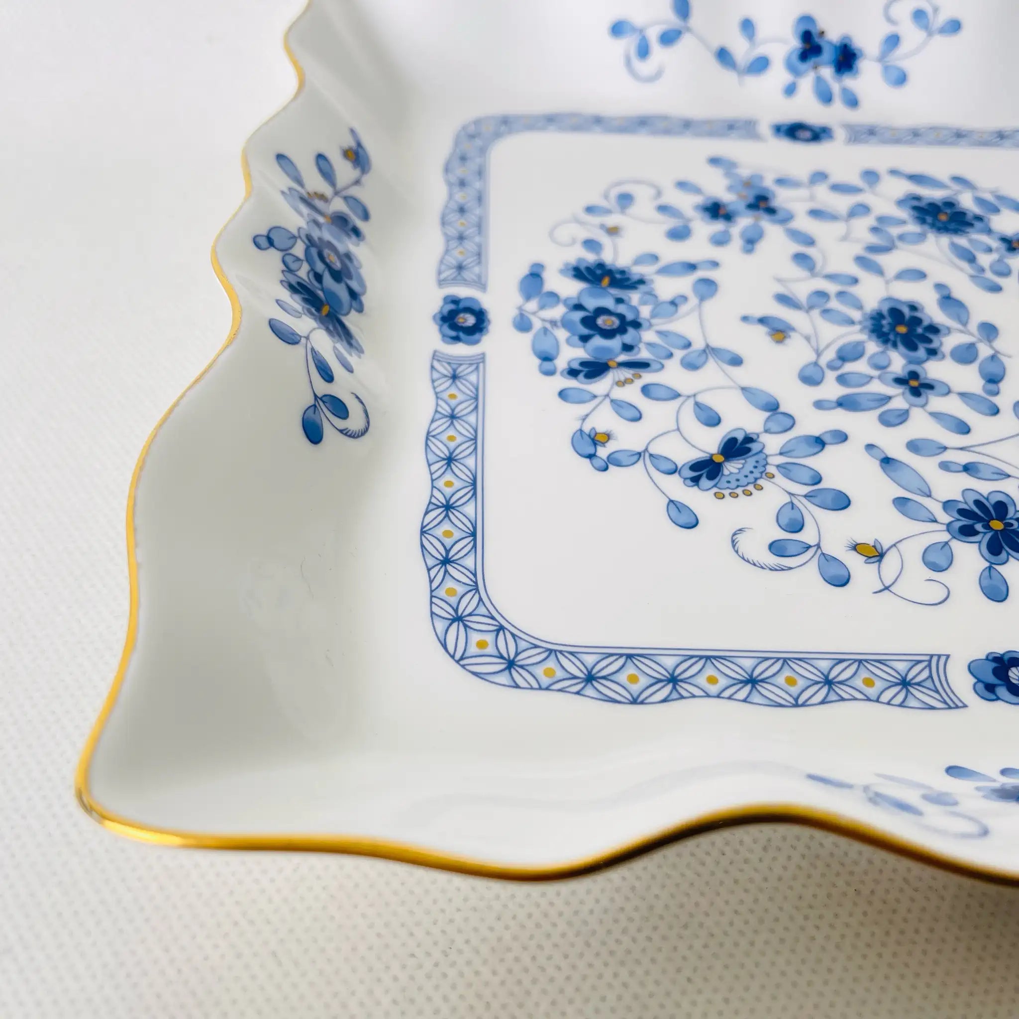 【リユース】フレアープレート NARUMI / Bone China