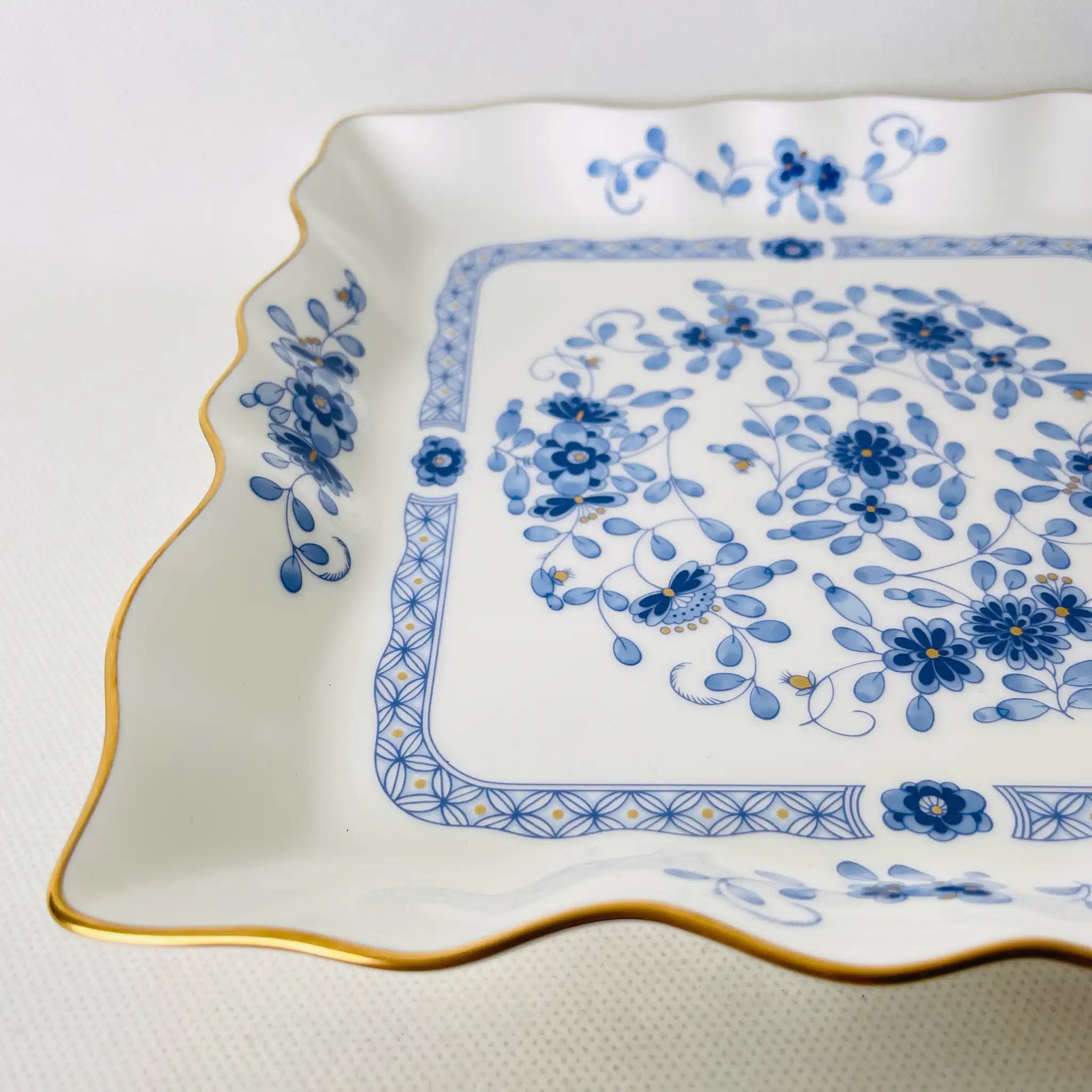 【リユース】フレアープレート 未使用 NARUMI / Bone China