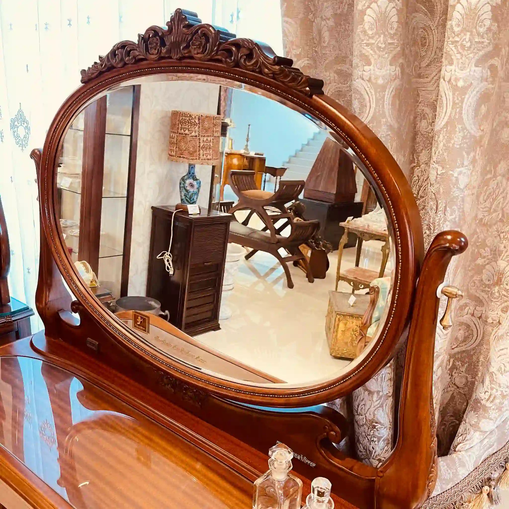 【リユース】 アンティーク調ドレッサー / チェア付き 猫脚