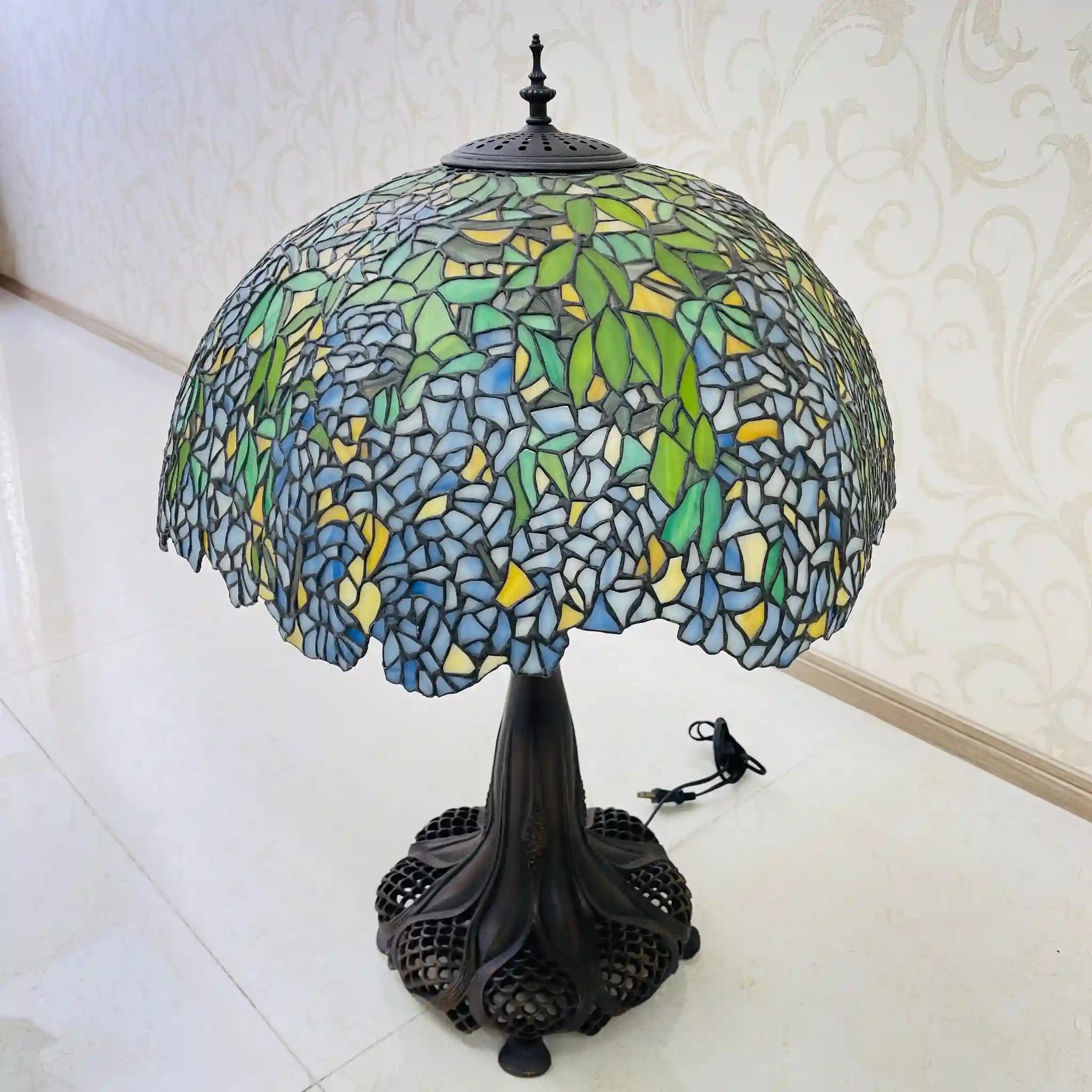 【リユース】 テーブルランプ / ティファニースタイル アールヌーヴォー様式 / Wisteria / 藤 (ふじ) デザイン ステンドグラスシェード ハンドメイド