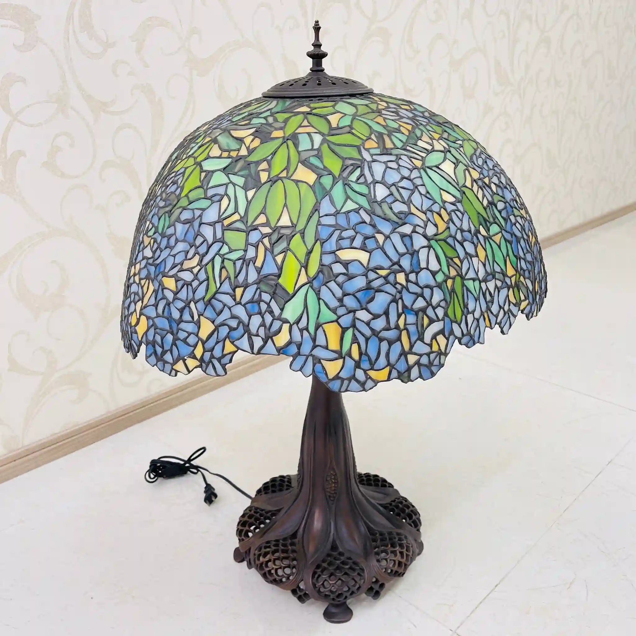 【リユース】 テーブルランプ / ティファニースタイル アールヌーヴォー様式 / Wisteria / 藤 (ふじ) デザイン ステンドグラスシェード ハンドメイド