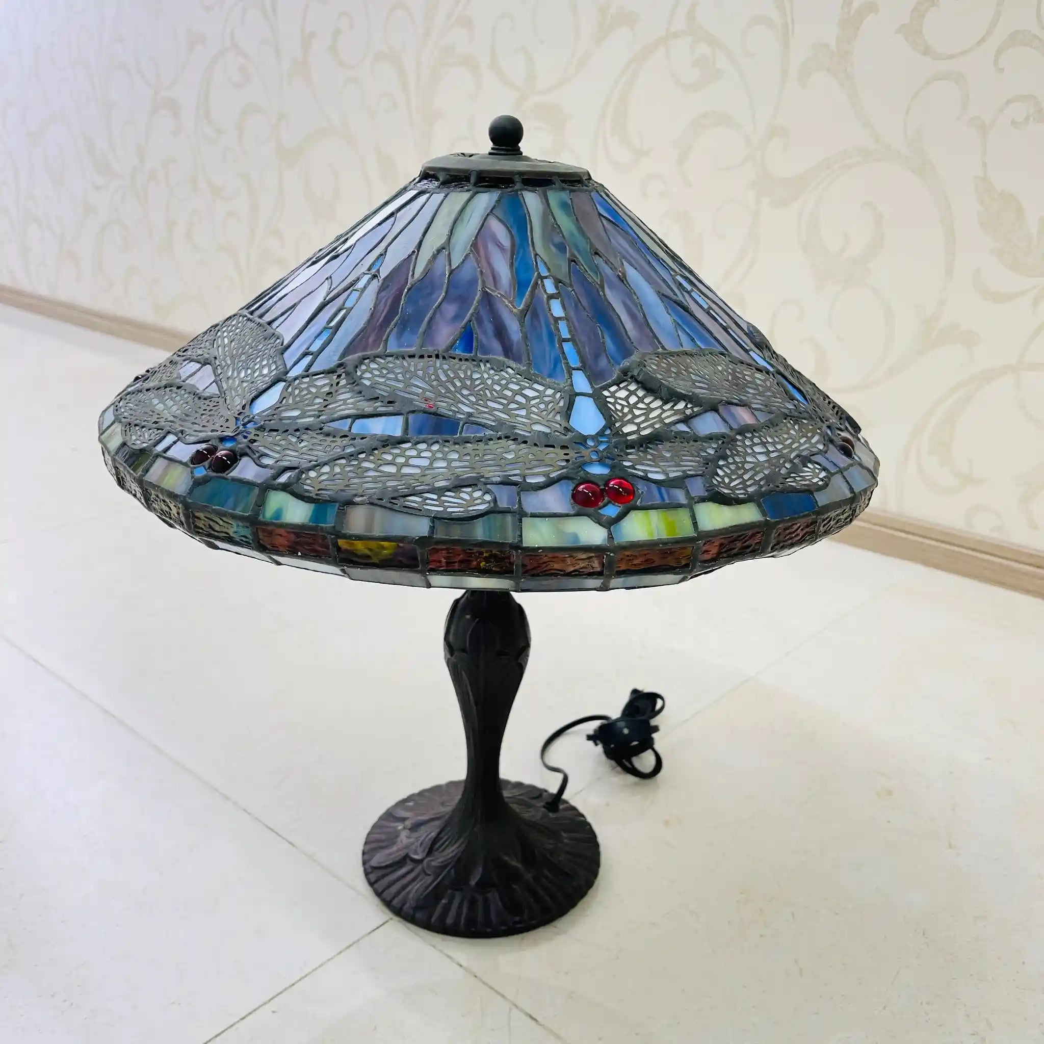 【リユース】 テーブルランプ / ティファニースタイル アールヌーヴォー様式 / ドラゴンフライ(トンボ)デザイン ステンドグラスシェード ハンドメイド