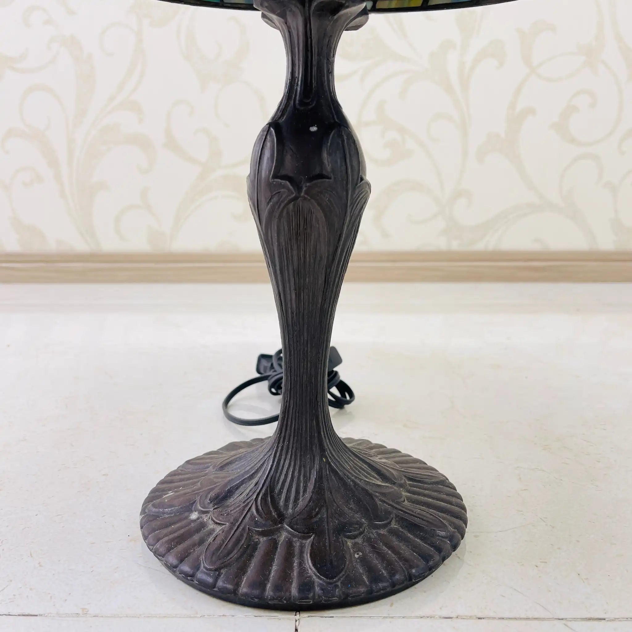 【リユース】 テーブルランプ / ティファニースタイル アールヌーヴォー様式 / ドラゴンフライ(トンボ)デザイン ステンドグラスシェード ハンドメイド