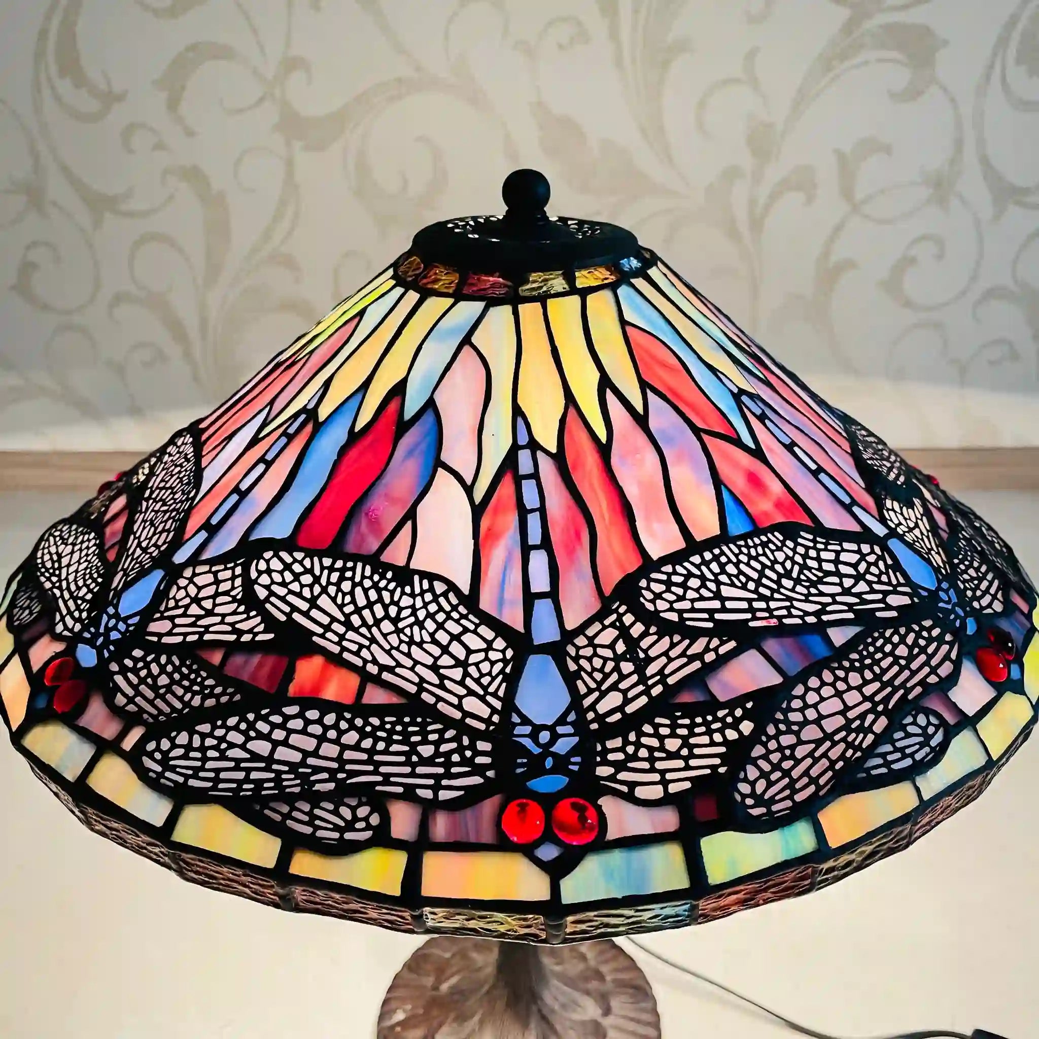 【リユース】 テーブルランプ / ティファニースタイル アールヌーヴォー様式 / ドラゴンフライ(トンボ)デザイン ステンドグラスシェード ハンドメイド