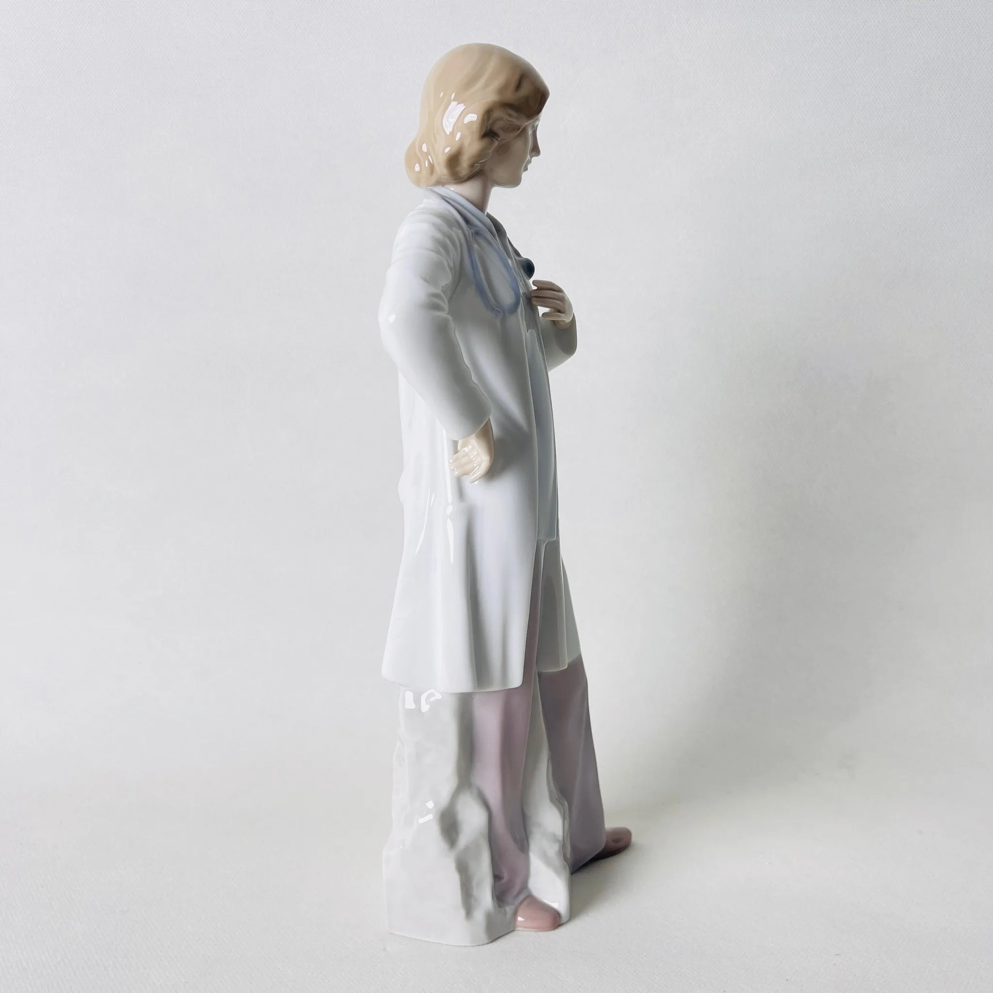 【リユース】 フィギュリン(陶器人形) / LLADRO / 「頼れるドクター」 / スペイン / 未使用