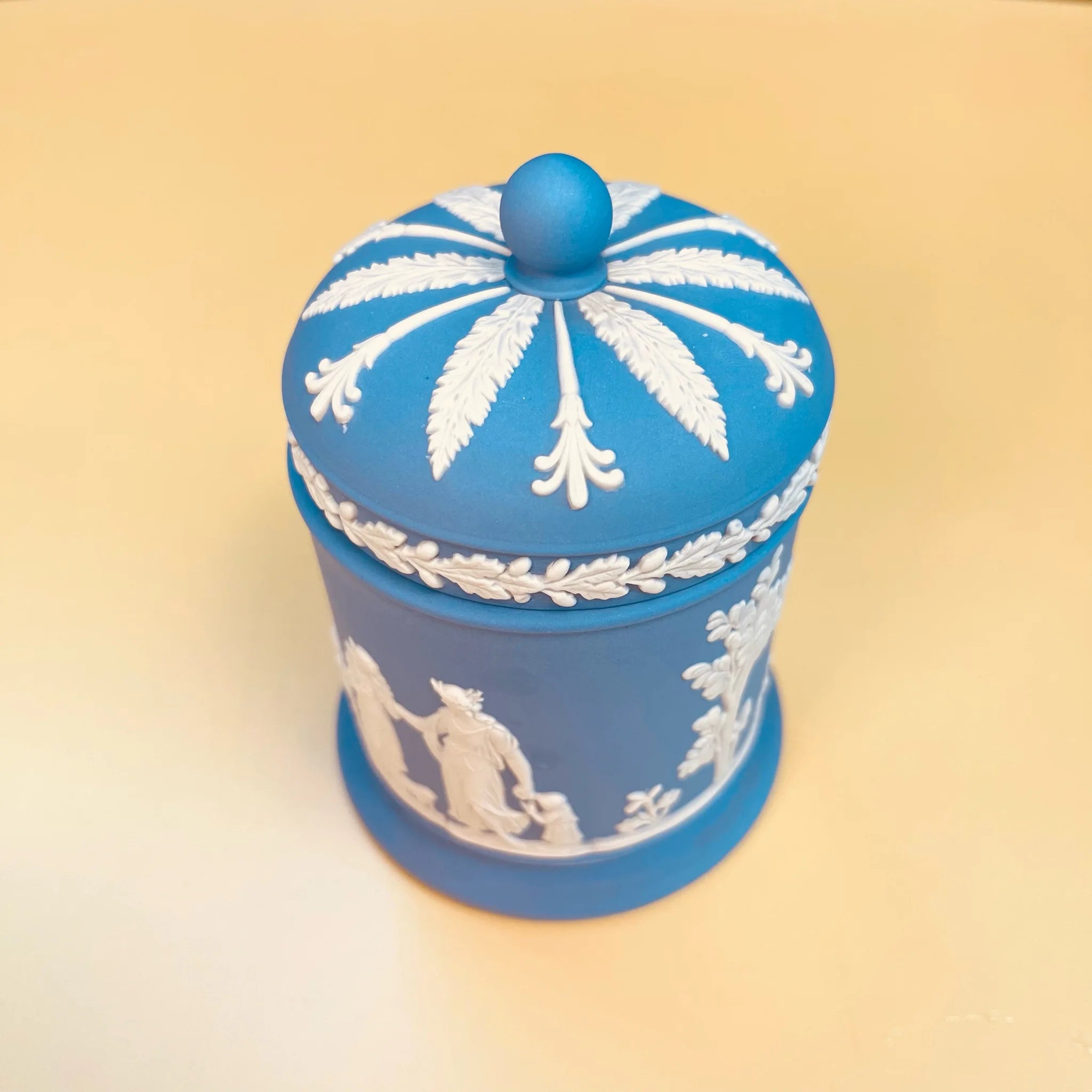 【アンティーク】 キャニスター WEDGEWOOD(ウェッジウッド) ジャスパーウェア 1775年代