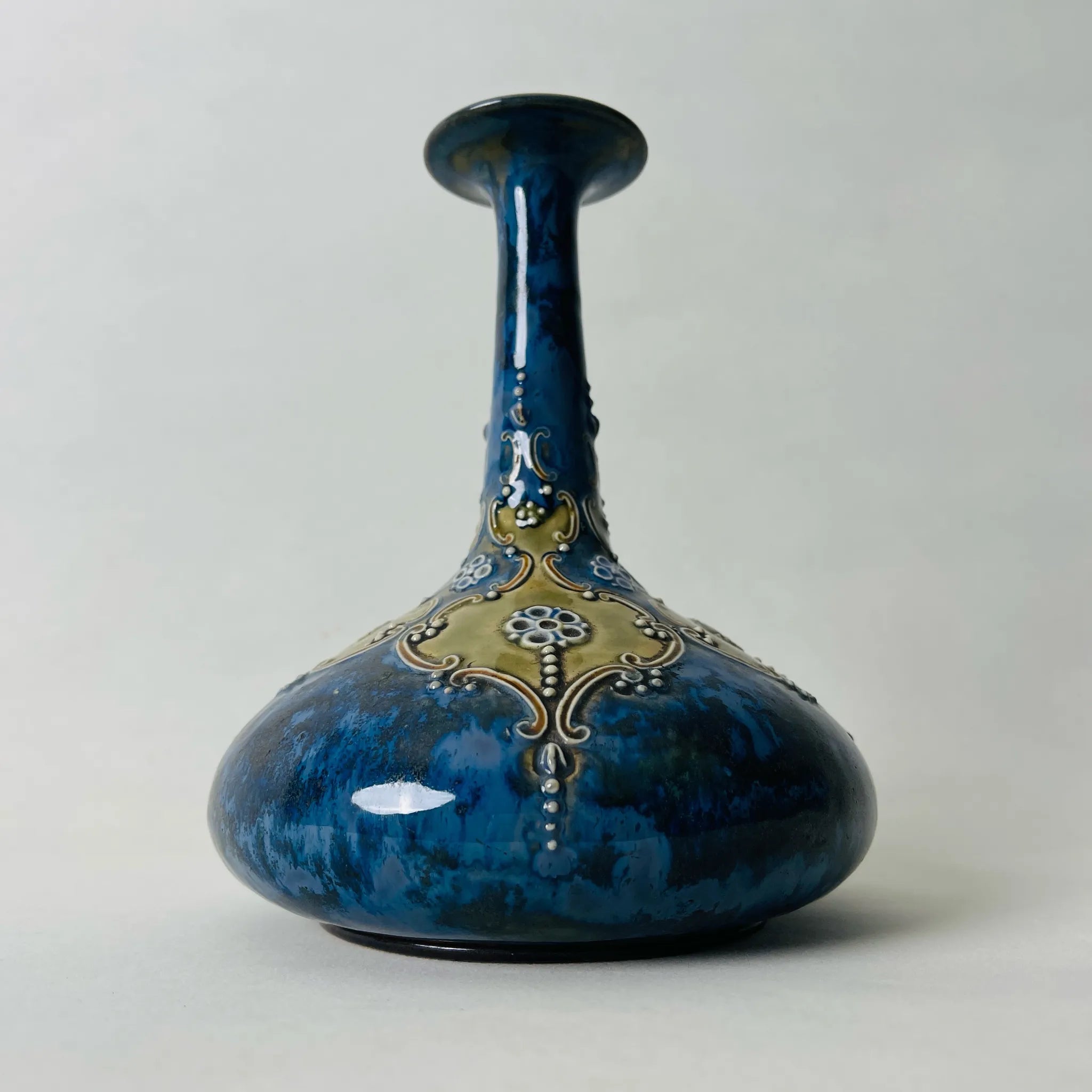 【アンティーク】フラワーベース(花瓶) Royal Doulton(ロイヤル ドルトン) / / 1800年代後半〜1900年代前半 / イギリス / /
