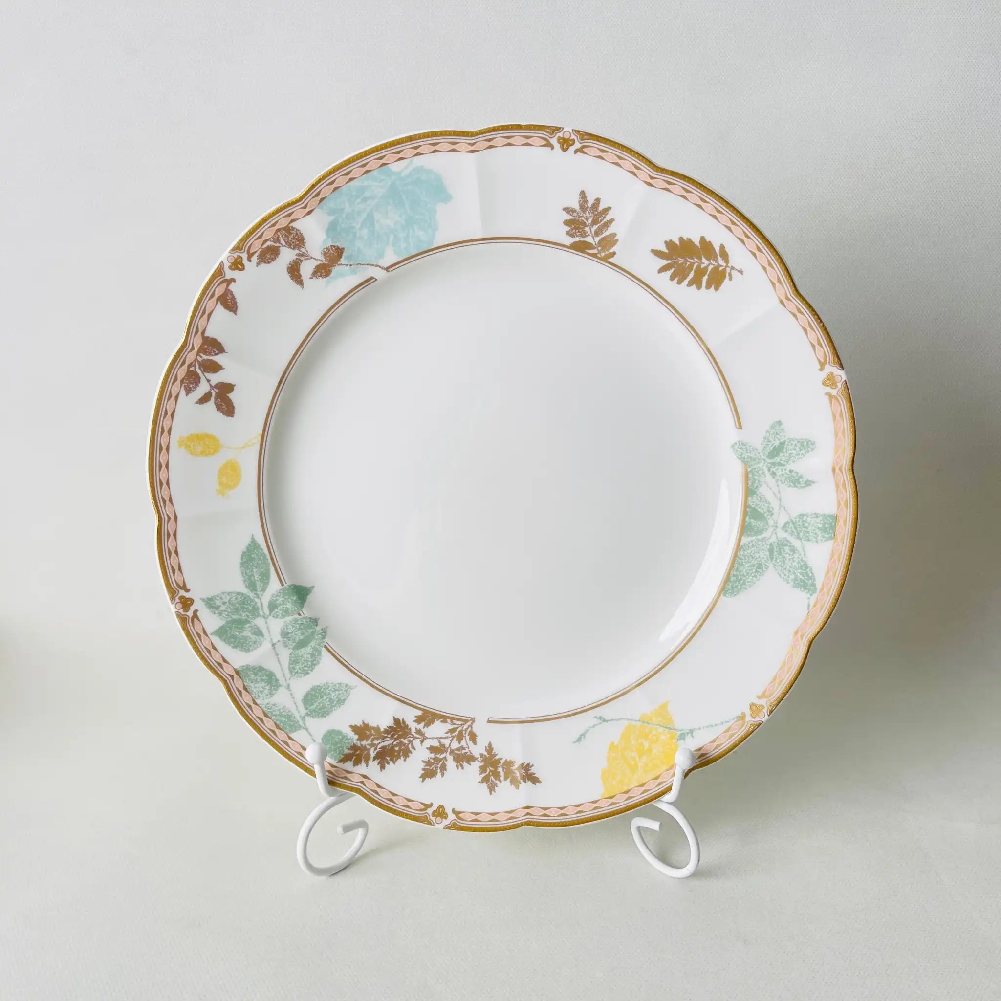 【リユース】 プレート(皿) / NARUMI / Bone China / 未使用