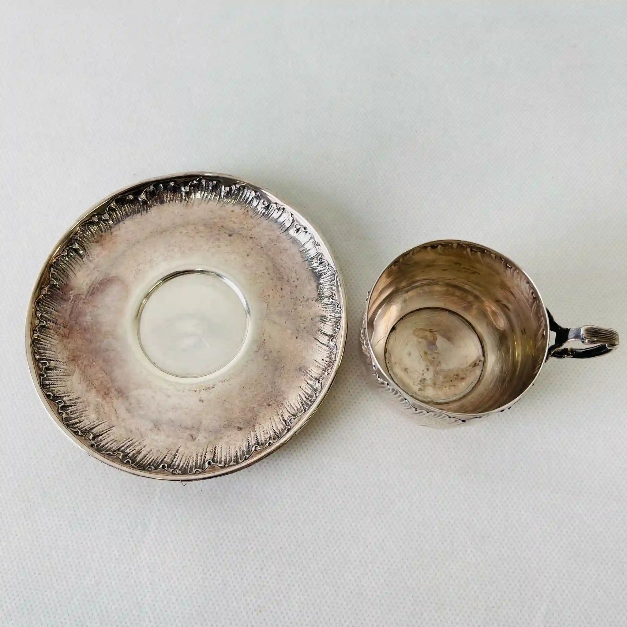 【アンティーク】 カップソーサーセット 銀製ジョセフ刻印 / ルイ・コワニエ / 1889ー1893 / 銀メッキ / 波模様フリーズ / フランス直輸入