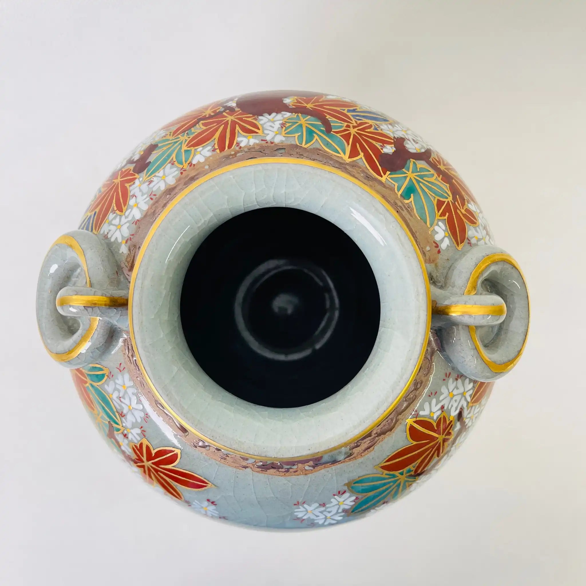 【骨董品】 花瓶(フラワーベース) / 松皮窯 大澤久次郎 / 犬山焼 雲錦手 / 陶器 / 日本 /  金彩色絵 花紅葉文 / 箱付き