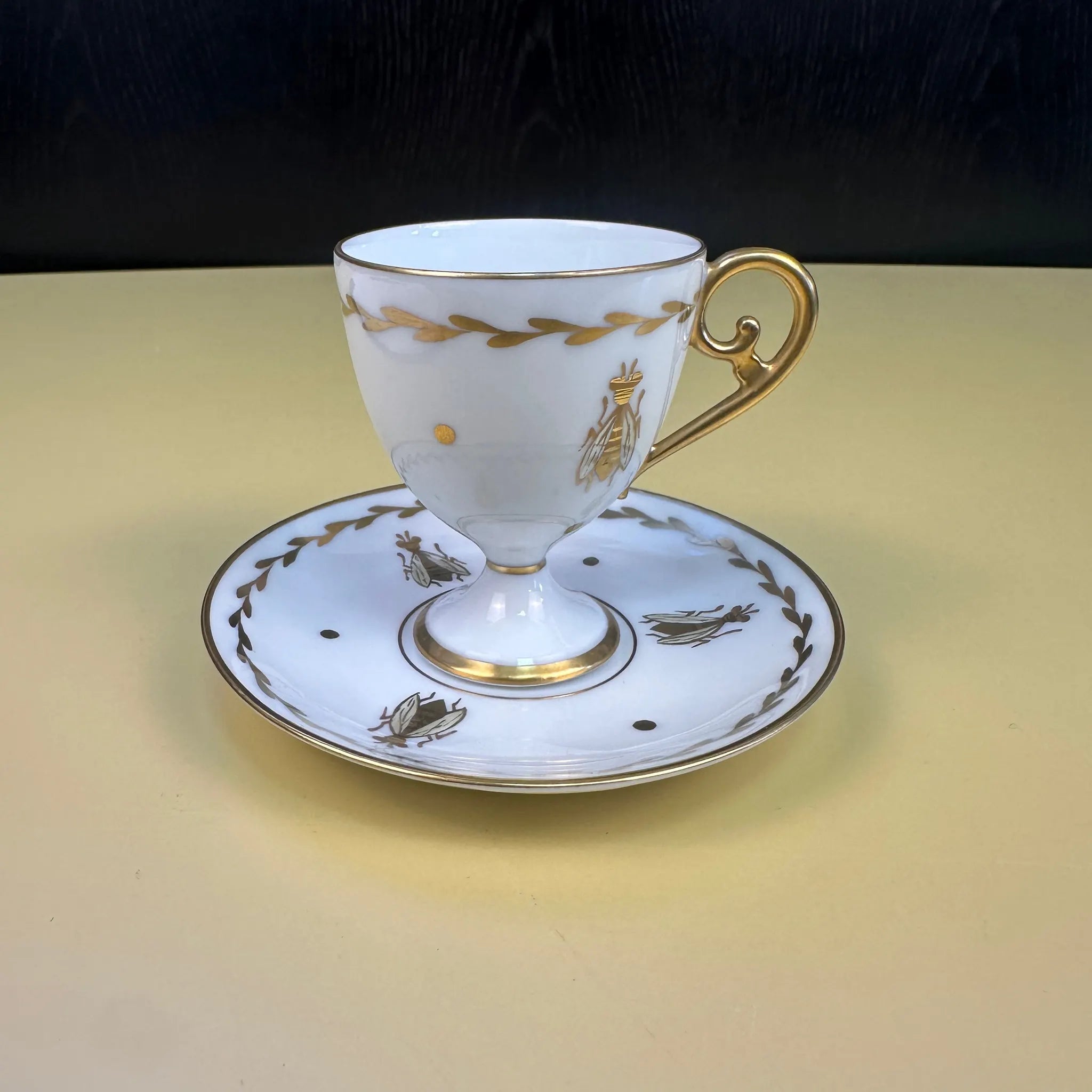 【アンティーク】 ミニティーカップ&ソーサーセット / Limoges(リモージュ) / 「ナポレオンの蜂」モチーフ / カオリン / フランス / リモージュ焼き