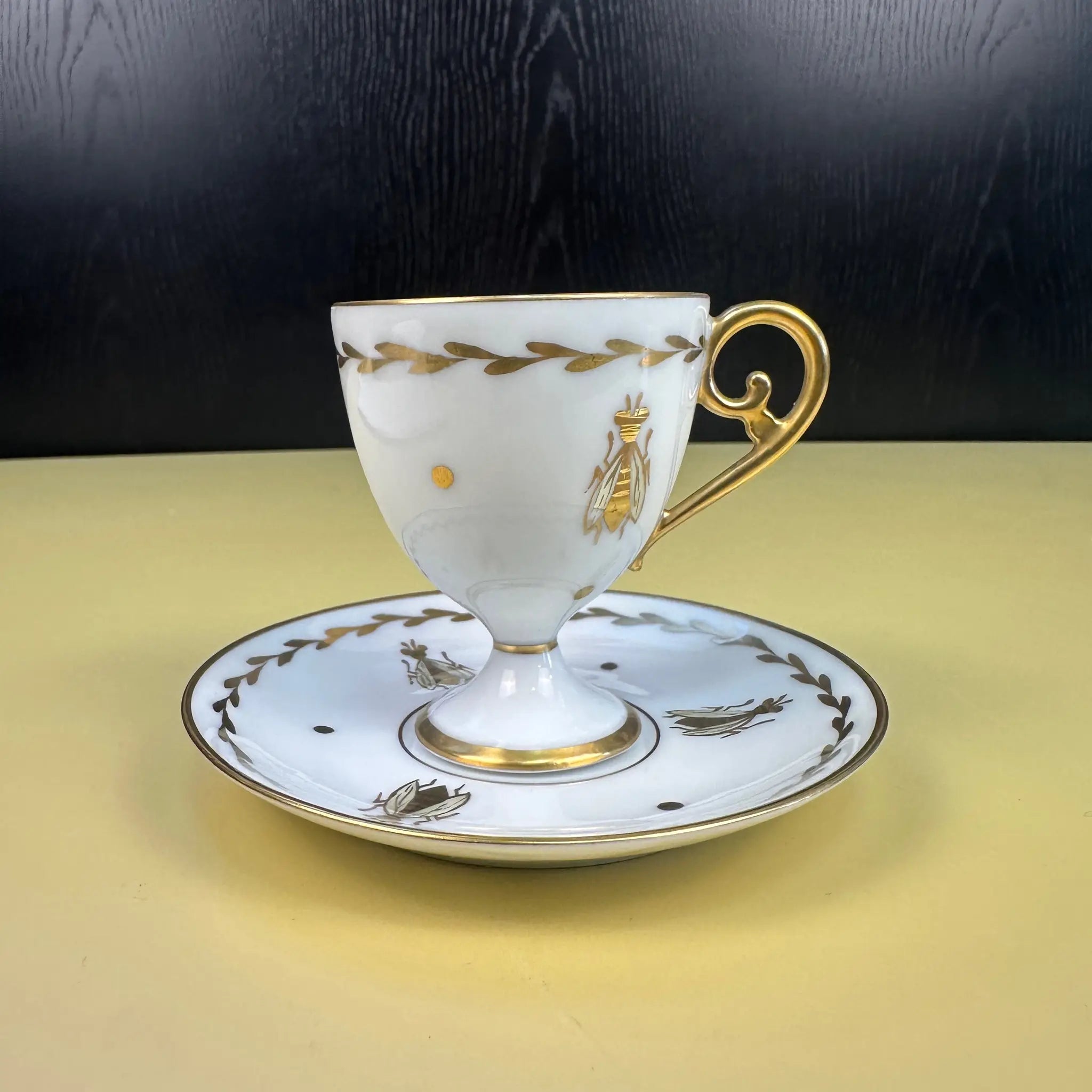 【アンティーク】 ミニティーカップ&ソーサーセット / Limoges(リモージュ) / 「ナポレオンの蜂」モチーフ / カオリン / フランス / リモージュ焼き