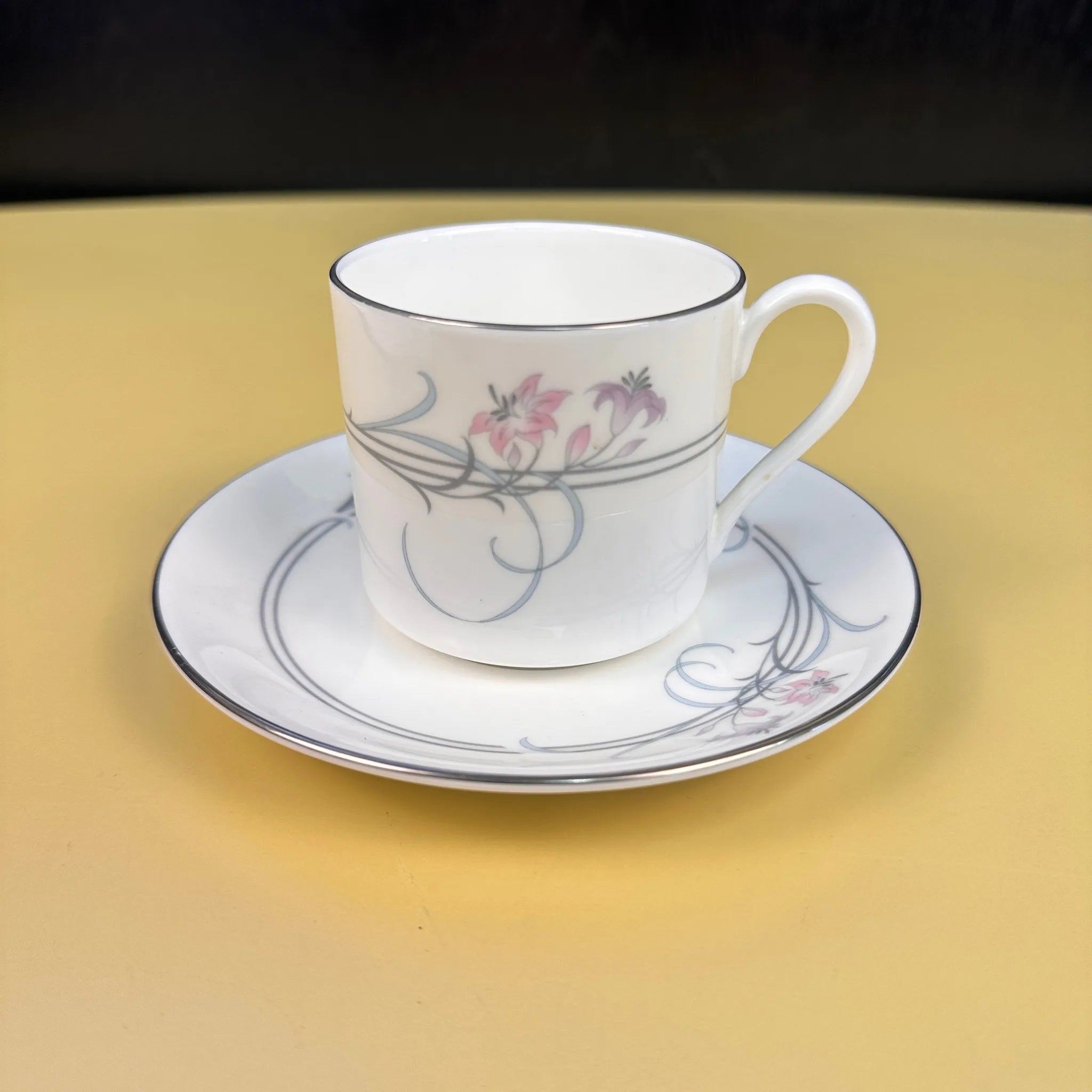 【アンティーク】 ミニティーカップ&ソーサーセット / Royal Doulton(ロイヤル ドルトン) / Allegro(アレグロ) / Fine Bone China  / イギリス