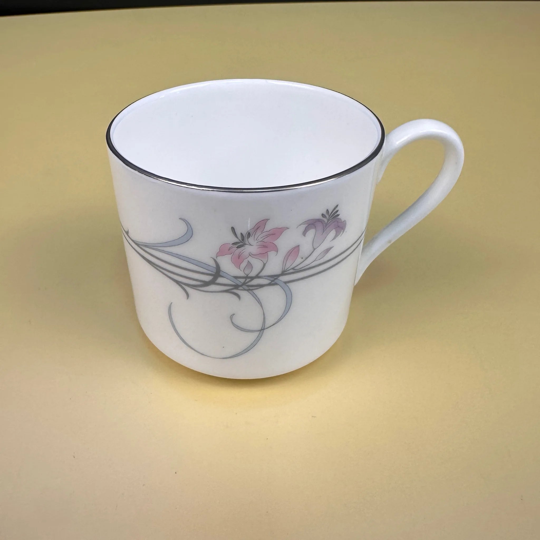 【アンティーク】 ミニティーカップ&ソーサーセット / Royal Doulton(ロイヤル ドルトン) / Allegro(アレグロ) / Fine Bone China  / イギリス