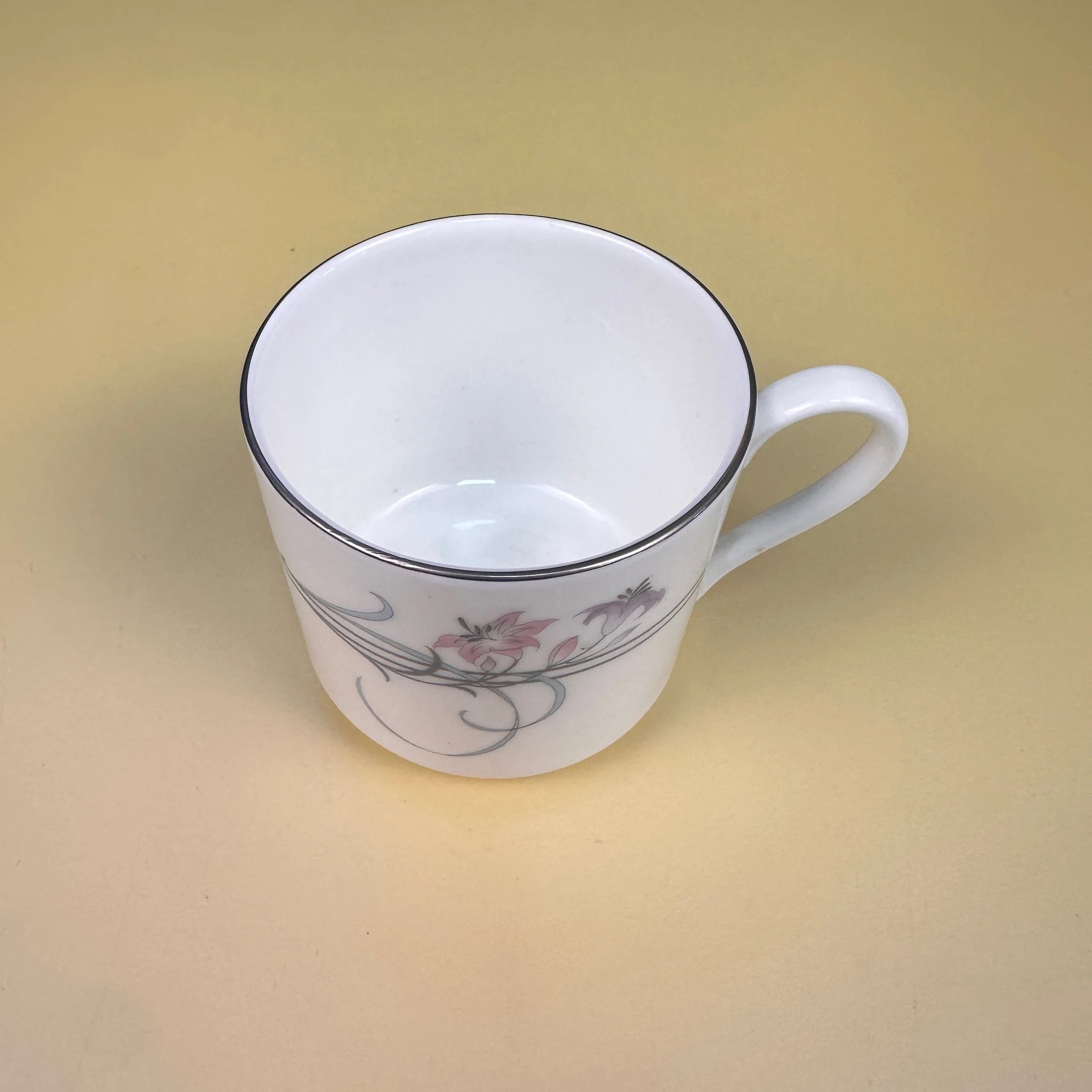 【アンティーク】 ミニティーカップ&ソーサーセット / Royal Doulton(ロイヤル ドルトン) / Allegro(アレグロ) / Fine Bone China  / イギリス