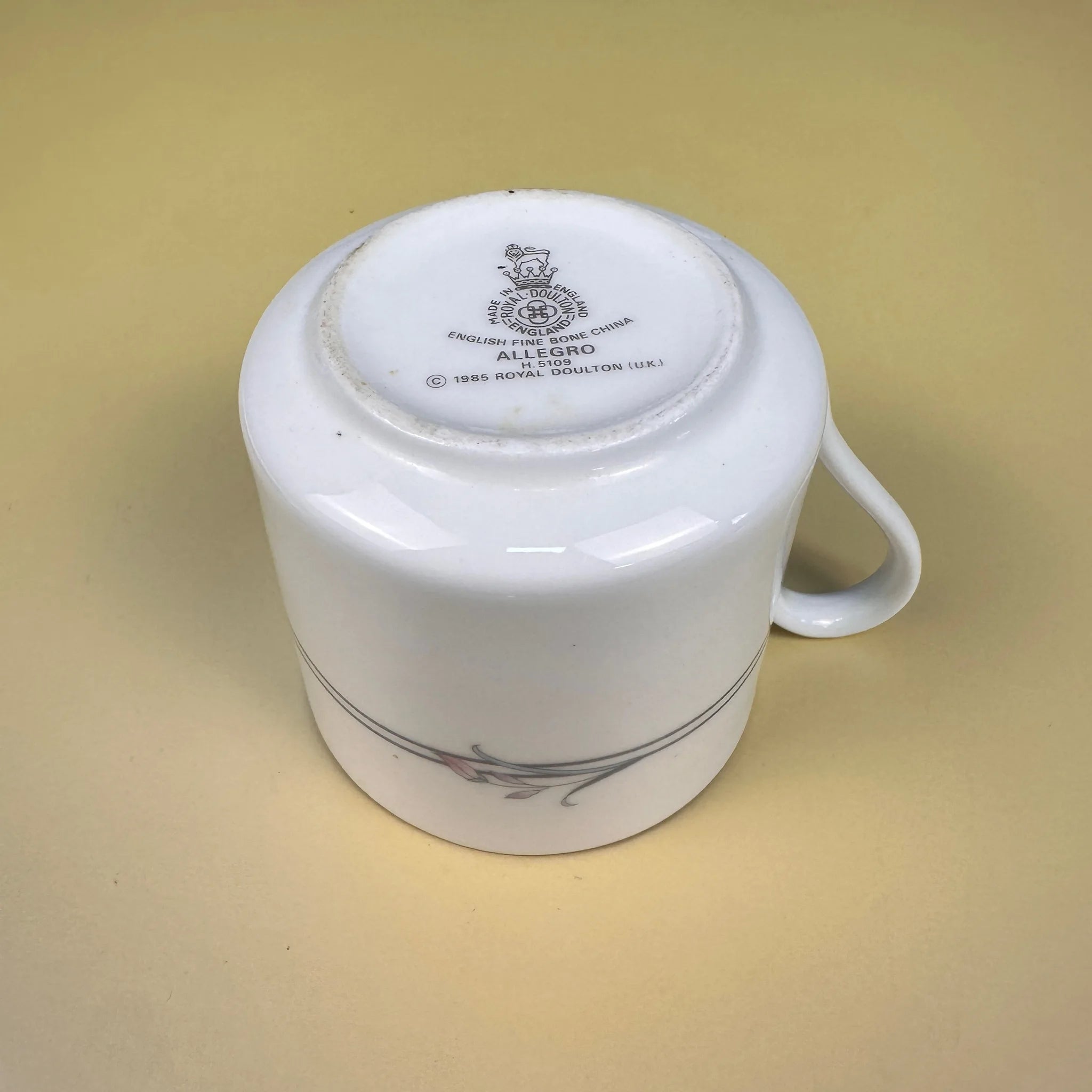 【アンティーク】 ミニティーカップ&ソーサーセット / Royal Doulton(ロイヤル ドルトン) / Allegro(アレグロ) / Fine Bone China  / イギリス