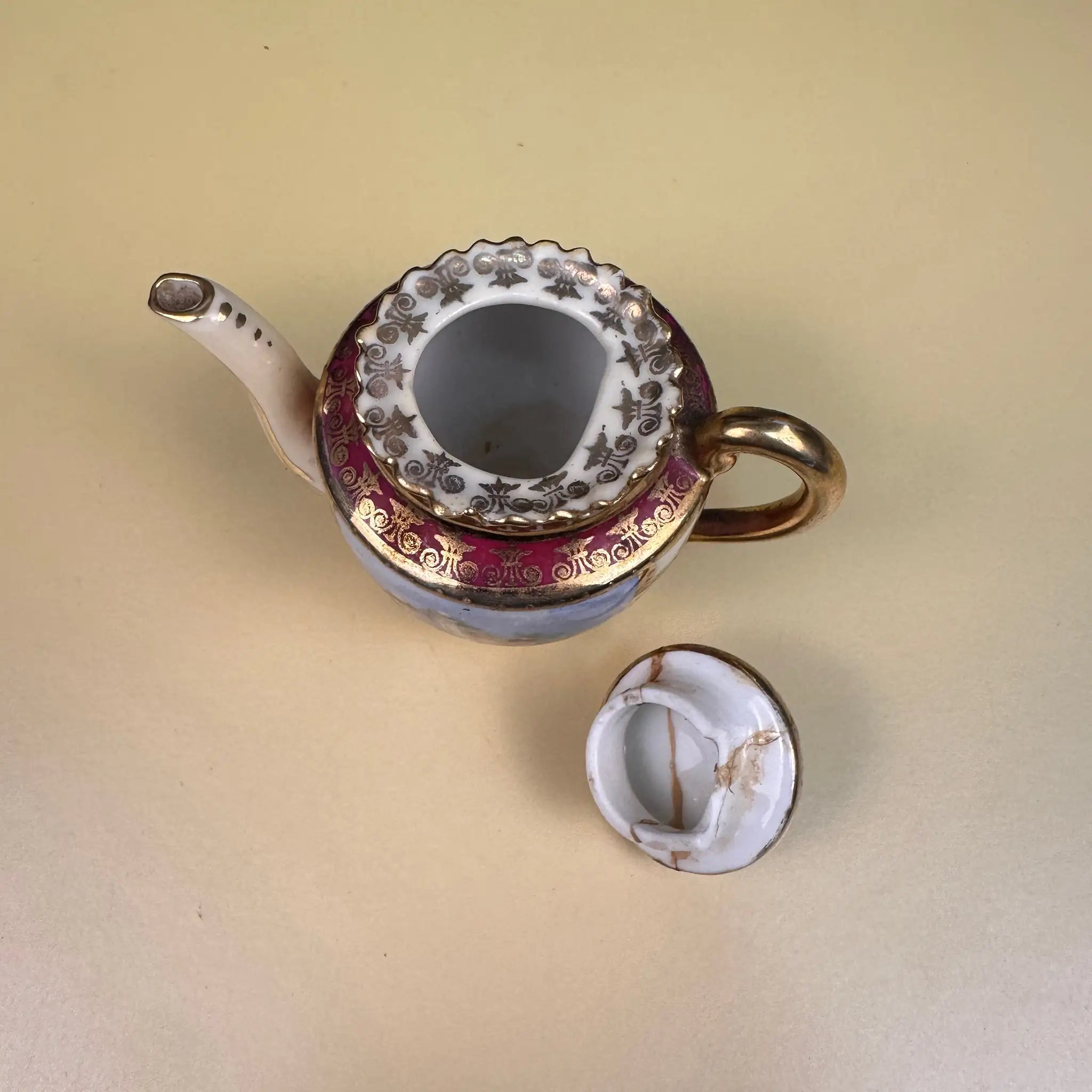 【アンティーク】 ミニティーカップ&ポット&ソーサーセット /  ミニスプーン付き5P イギリス直輸入