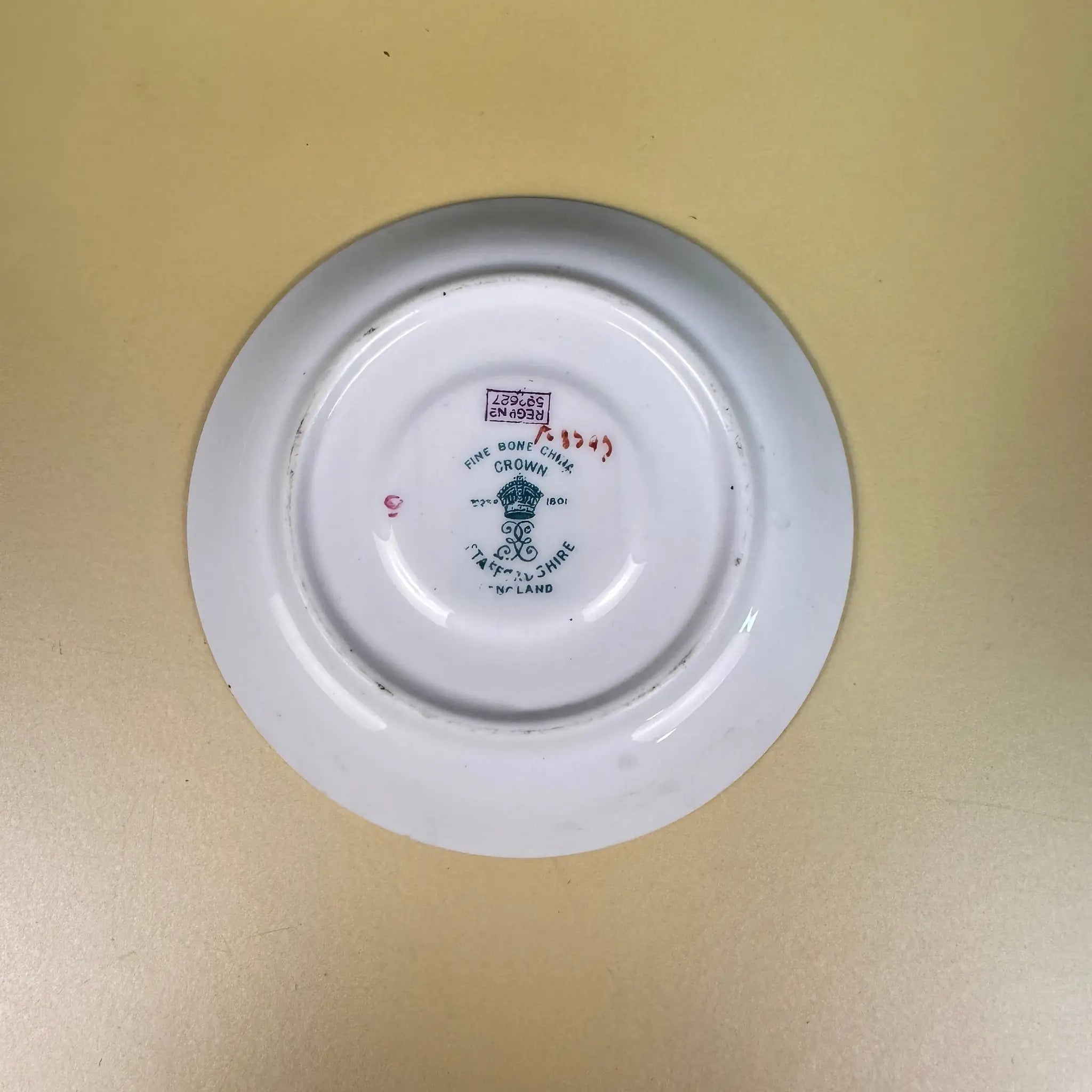 【アンティーク】 ミニティーカップ&ソーサーセット / Crown Staffordshire(クラウンスタッフォードシャー) / Fine Born China / イギリス