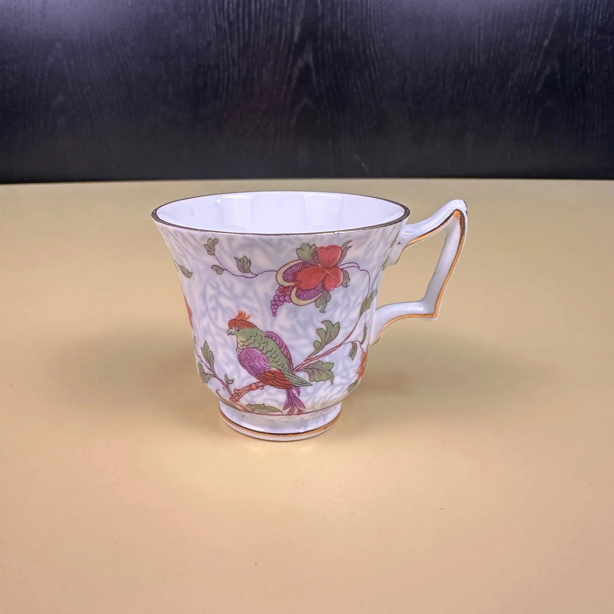 【アンティーク】 ミニティーカップ&ソーサーセット / Crown Staffordshire(クラウンスタッフォードシャー) / Fine Born China / イギリス