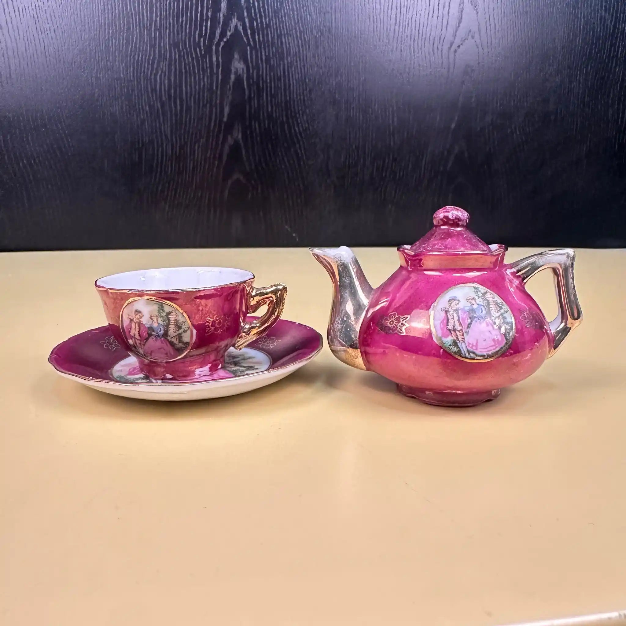 【アンティーク】 ミニティーカップ&ソーサーセット / Empress by Haruta Japan(エンプレス バイ ハルタ ジャパン) / Fragonard Love Story(フラゴナール ラブストーリー) / 1960年代頃 / ミニチュア イギリス直輸入